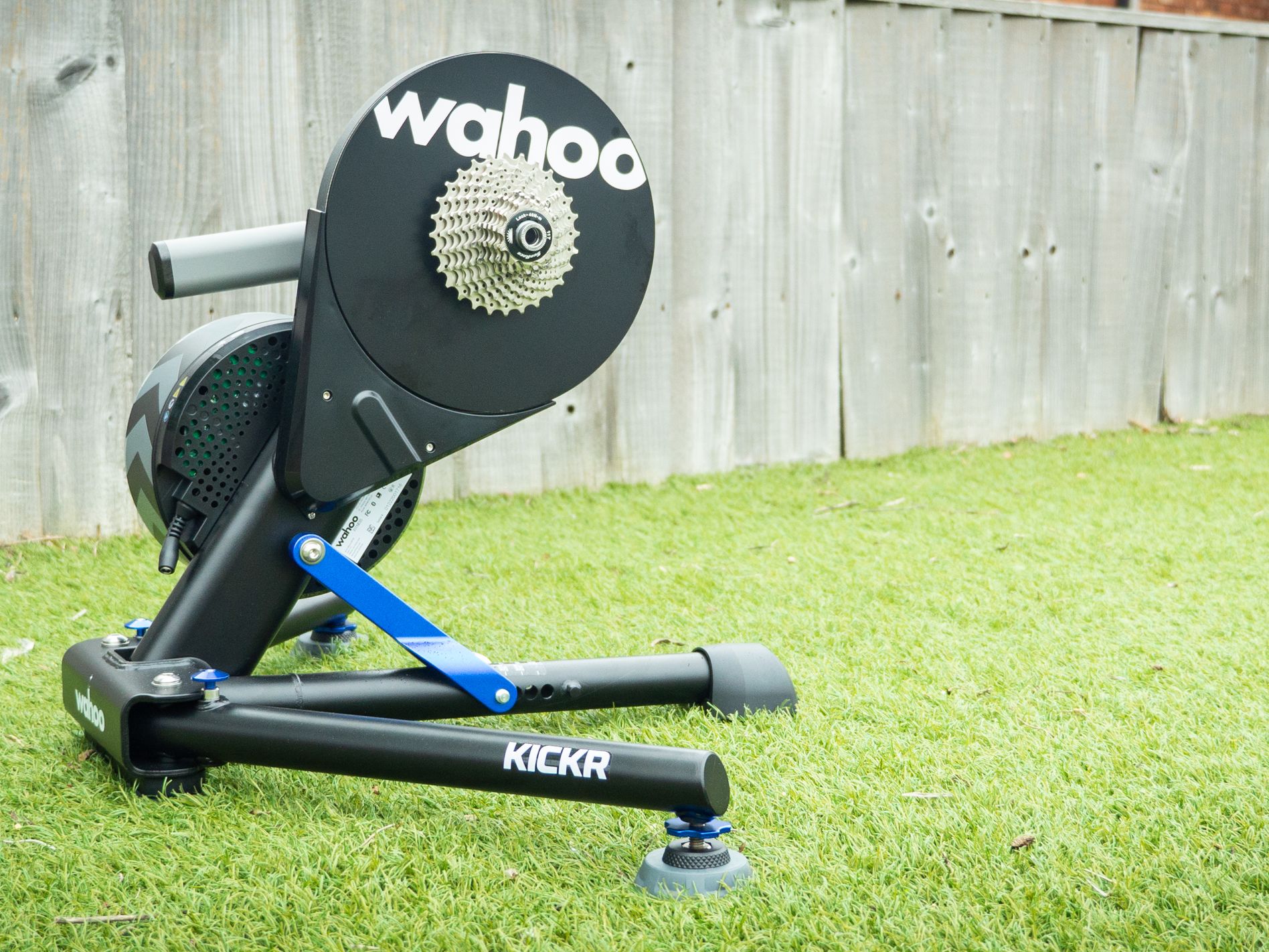 Wahoo KICKR V6 トレーニングローラー Wahoo KICKR V6 Power Trainer with WIFI