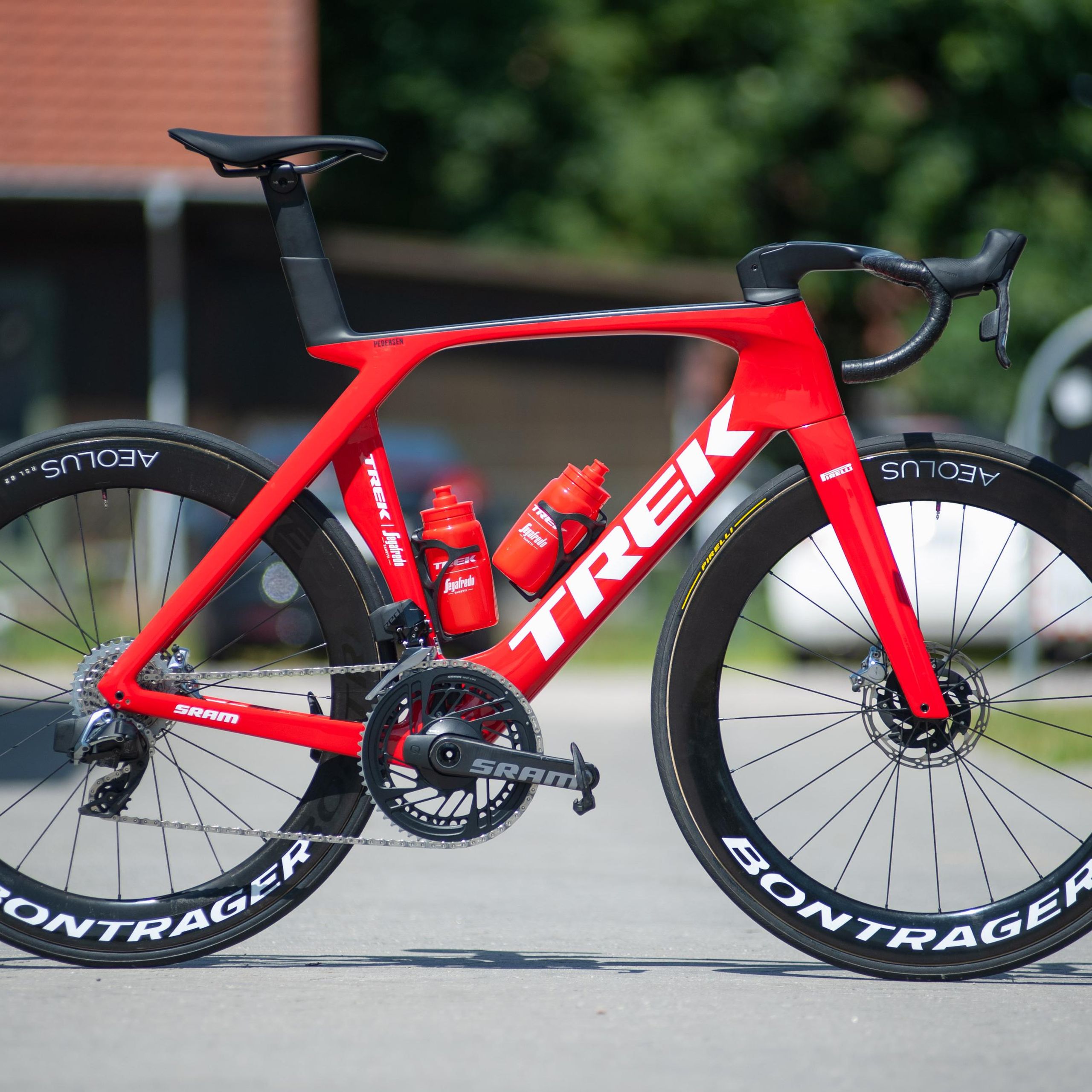 trek madone bicycle SLR 9 AXS Gen 8 Madone SL 5 Gen 8 is a lightweight aero road bike that brings elite racing tech to a lower price point Trek Madone SLR 9 Disc