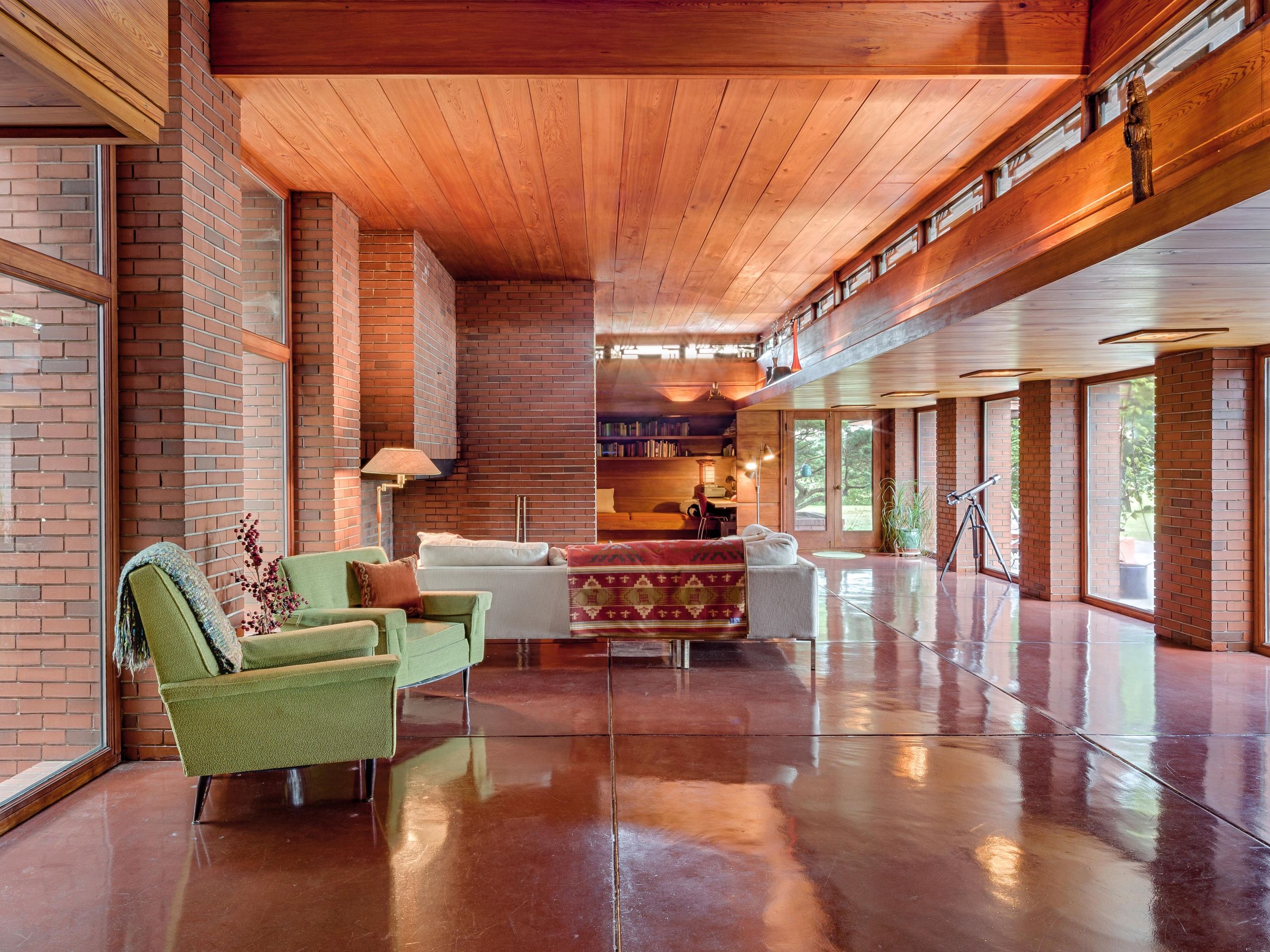 洋書 FRANK LLOYD WRIGHT INTERIORS AND FURNITU Frank Lloyd Wright: Interiors and Furniture: Heinz, Thomas A