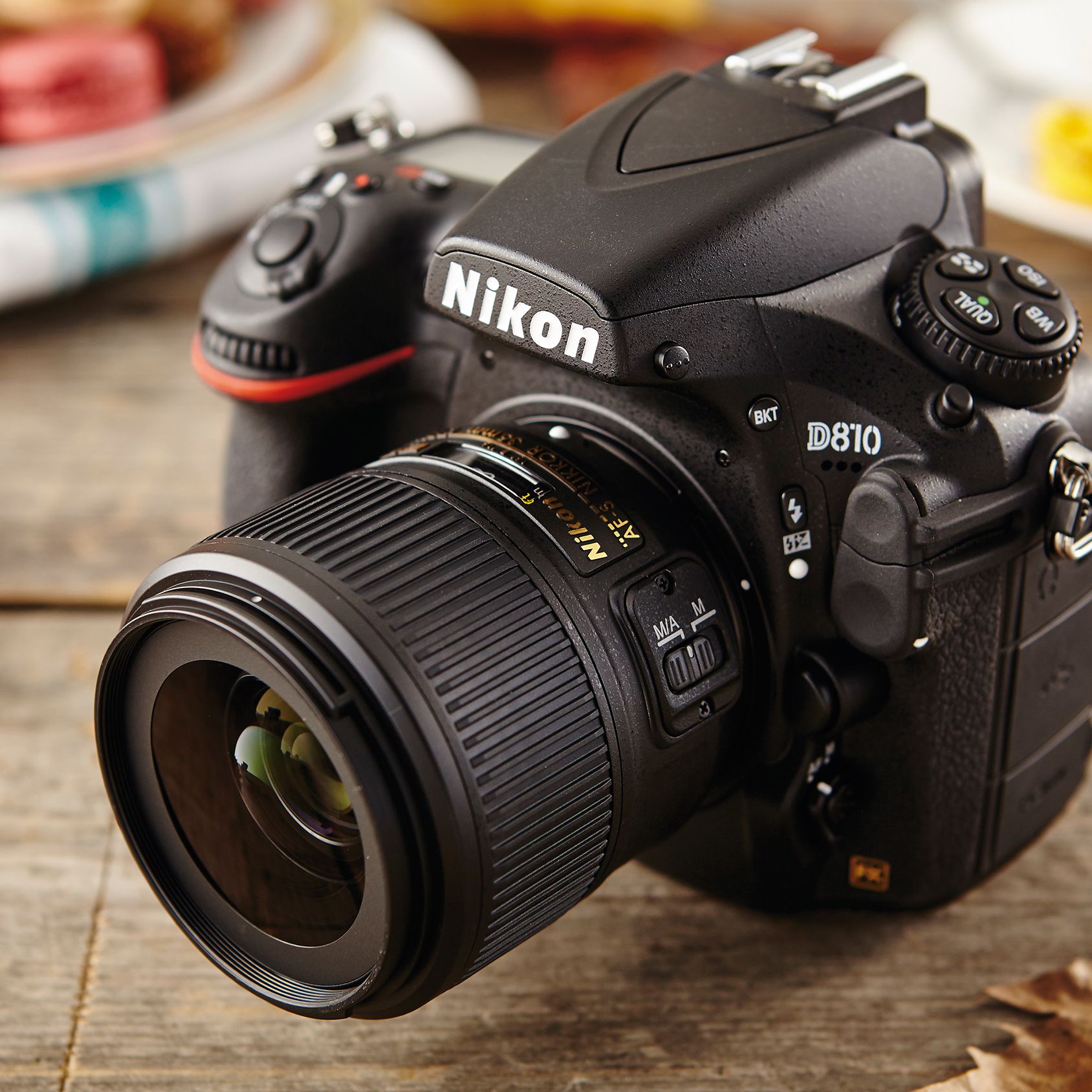 Nikon remplace ses reflex pro D800 et D800E par le D810 - CNET France