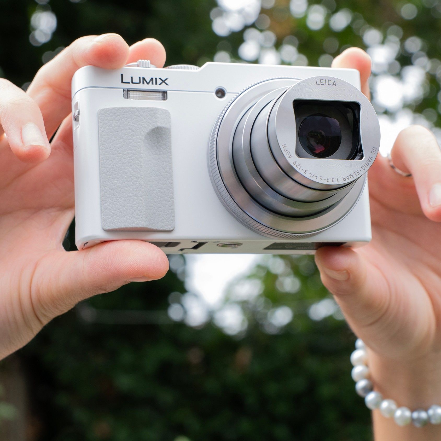 This compact camera offers a Leica lens with crazy zoom range