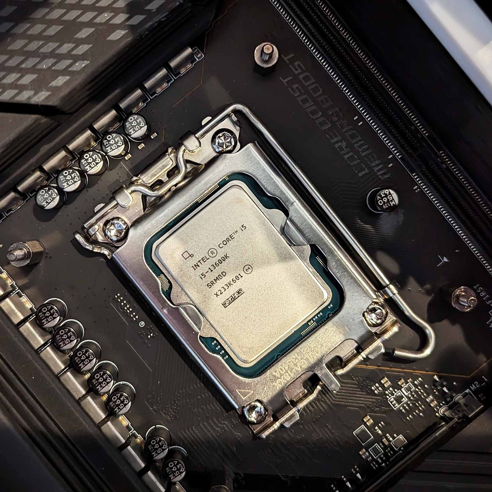 intel CORe i5 13600K と　B660マザーボードのセット 20220105112948_385_.jpg