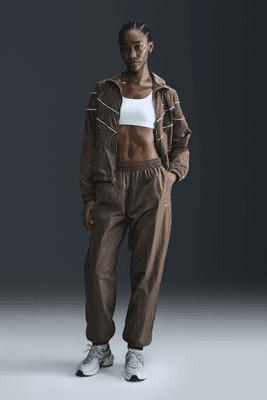 Nike Sportswear Essential Women&#039;s Mid-Rise Oversized Woven Joggers - Ironstone/white - Size Xs