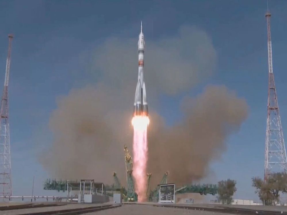 Soyuz crew launches on 'ultrafast' two-orbit flight to space