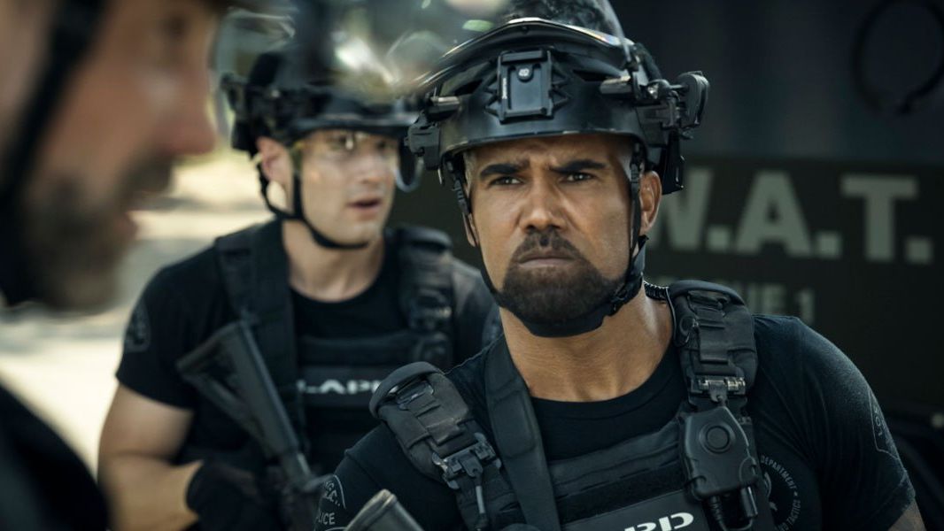 In New Message, S.W.A.T. Star Shemar Moore Reveals He'll Spend The Holidays  With Covid | Cinemablend