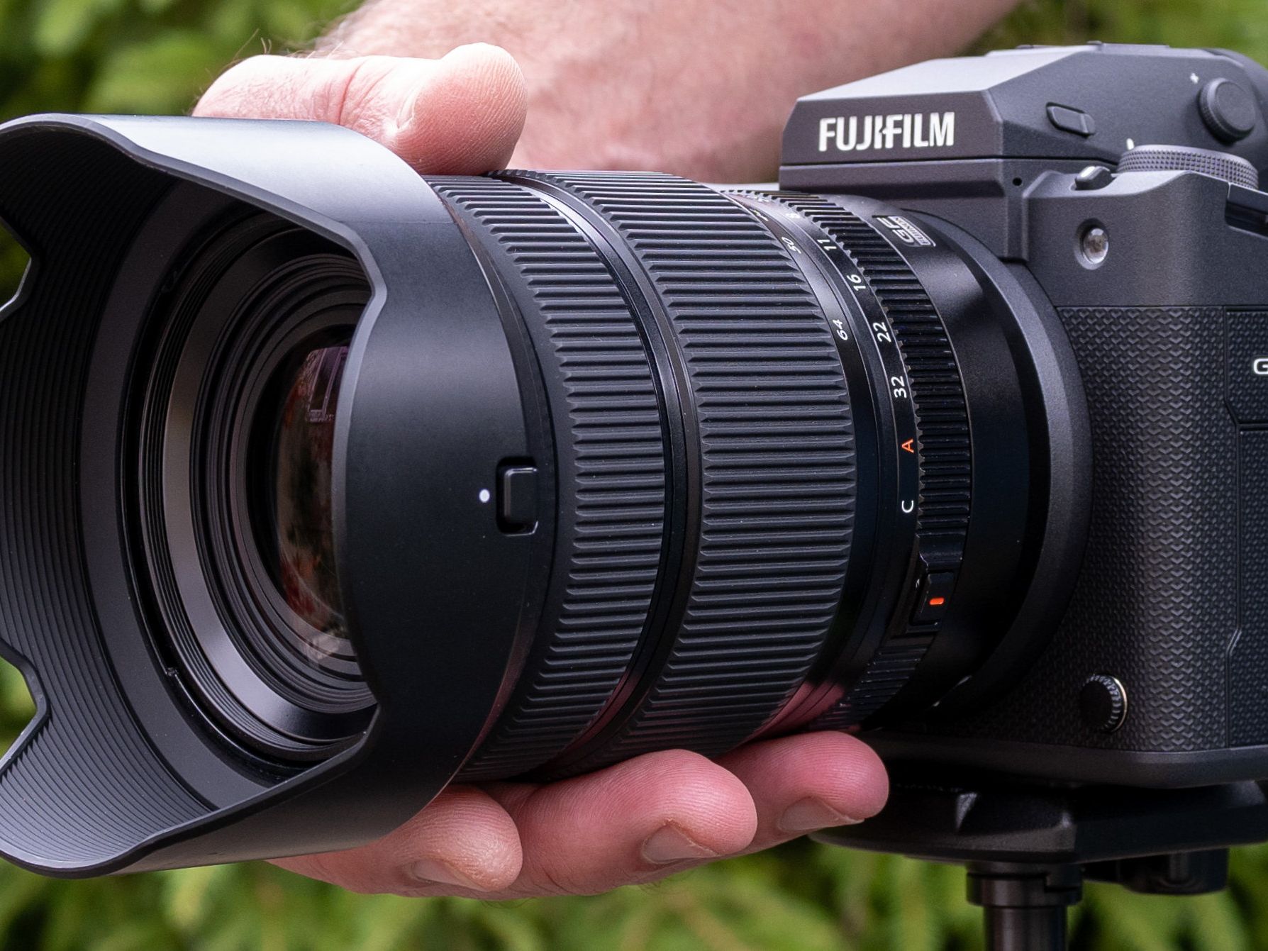 25年9月　富士フィルムにて整備済み　Fujinon GF 32-64mm F4 新品)FUJIFILM (フジフイルム) フジノン GF32-64mm F4 R LM WR（商品ID