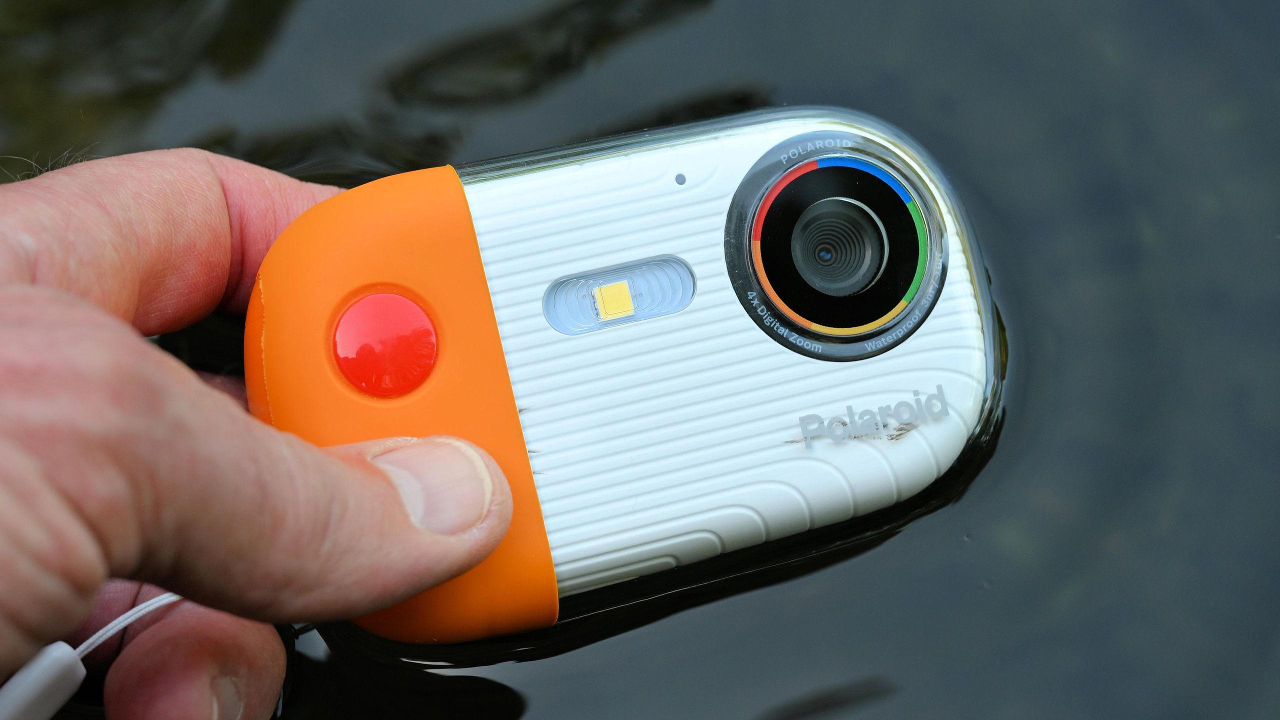 Polaroid Wave review: a basic and relatively cheap underwater 