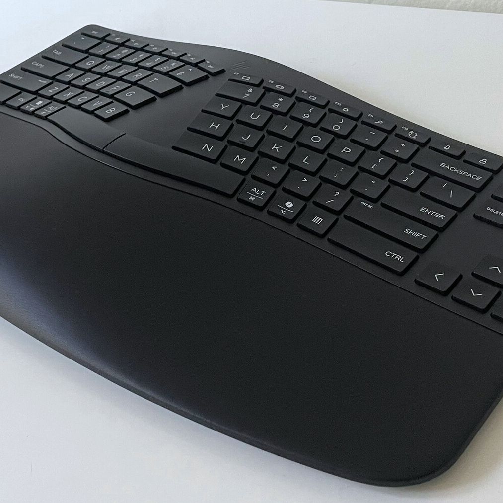 HP 960 Ergonomic Wireless Keyboard review: A curvy design with a