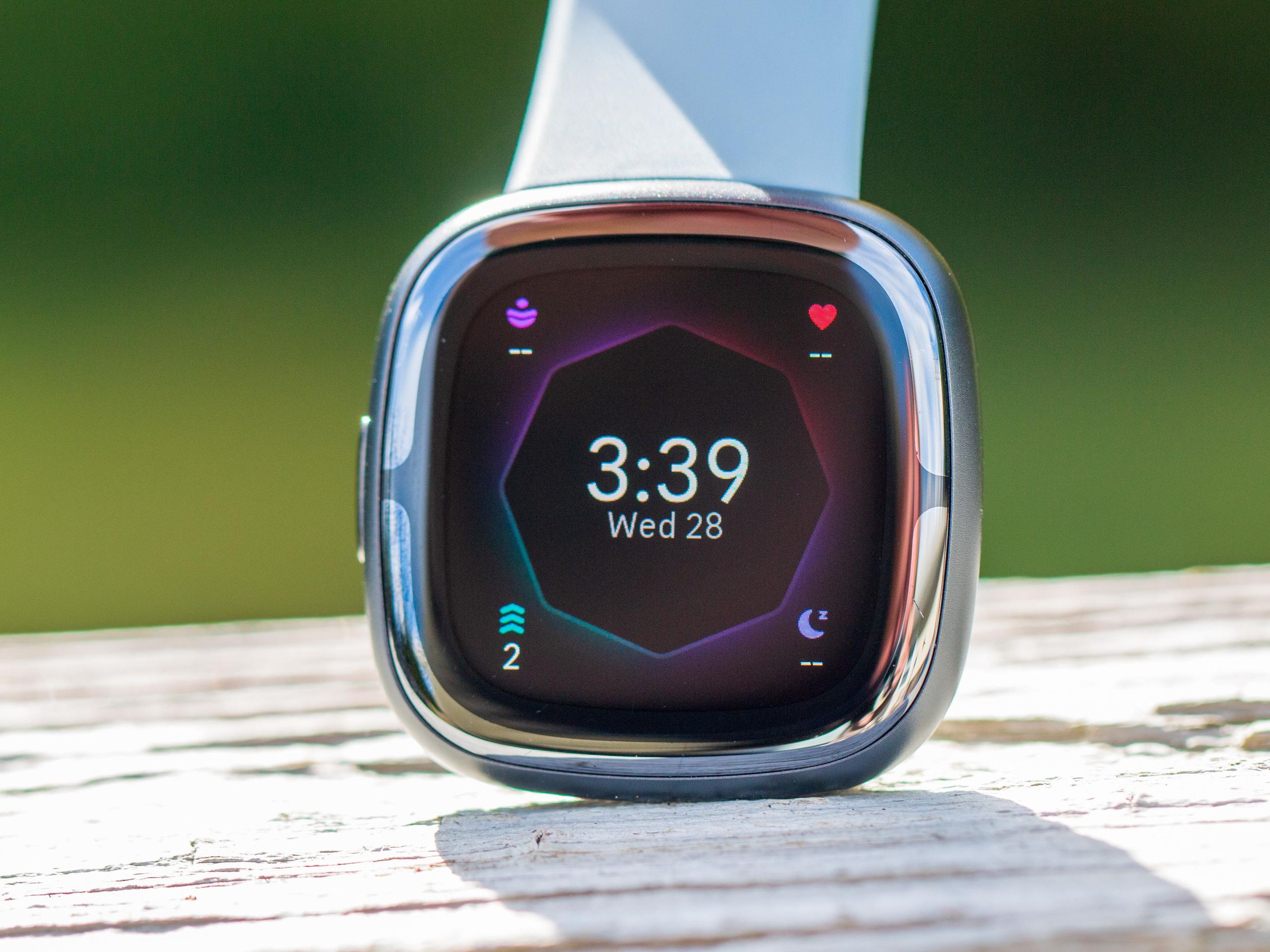 IKIKI-TECH Bracelet de rechange en cuir vegan pour Fitbit Versa 3/Fitbit Versa 4/Fitbit Sense IKIKI-TECH Bracelet de rechange en cuir vegan pour Fitbit Versa 3/Fitbit Versa 4/Fitbit Sense