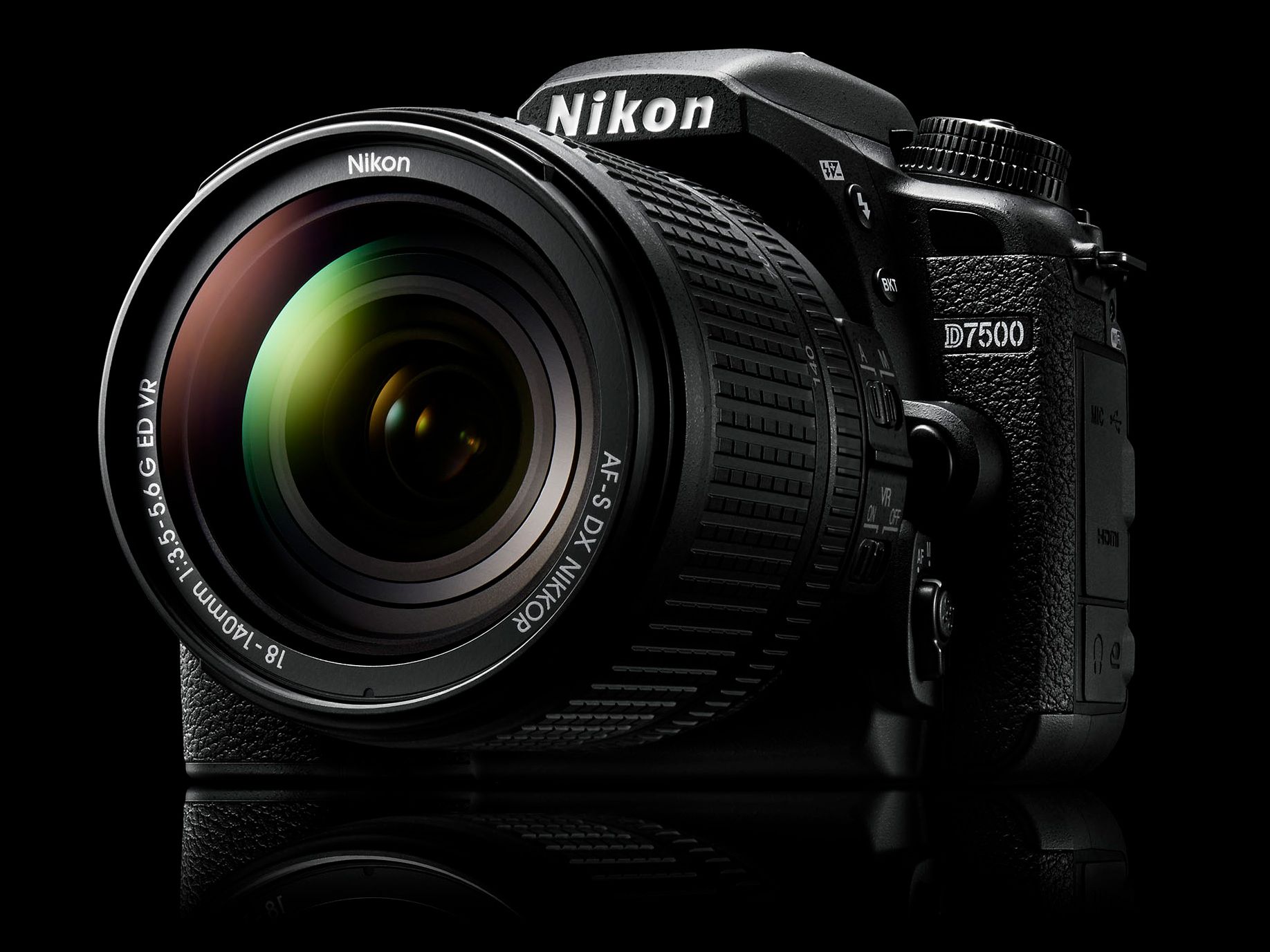 最終値下げ！Nikon D7500 Nikon D7500 DX DSLR Camera with 18-55mm and 70-300mm Lenses