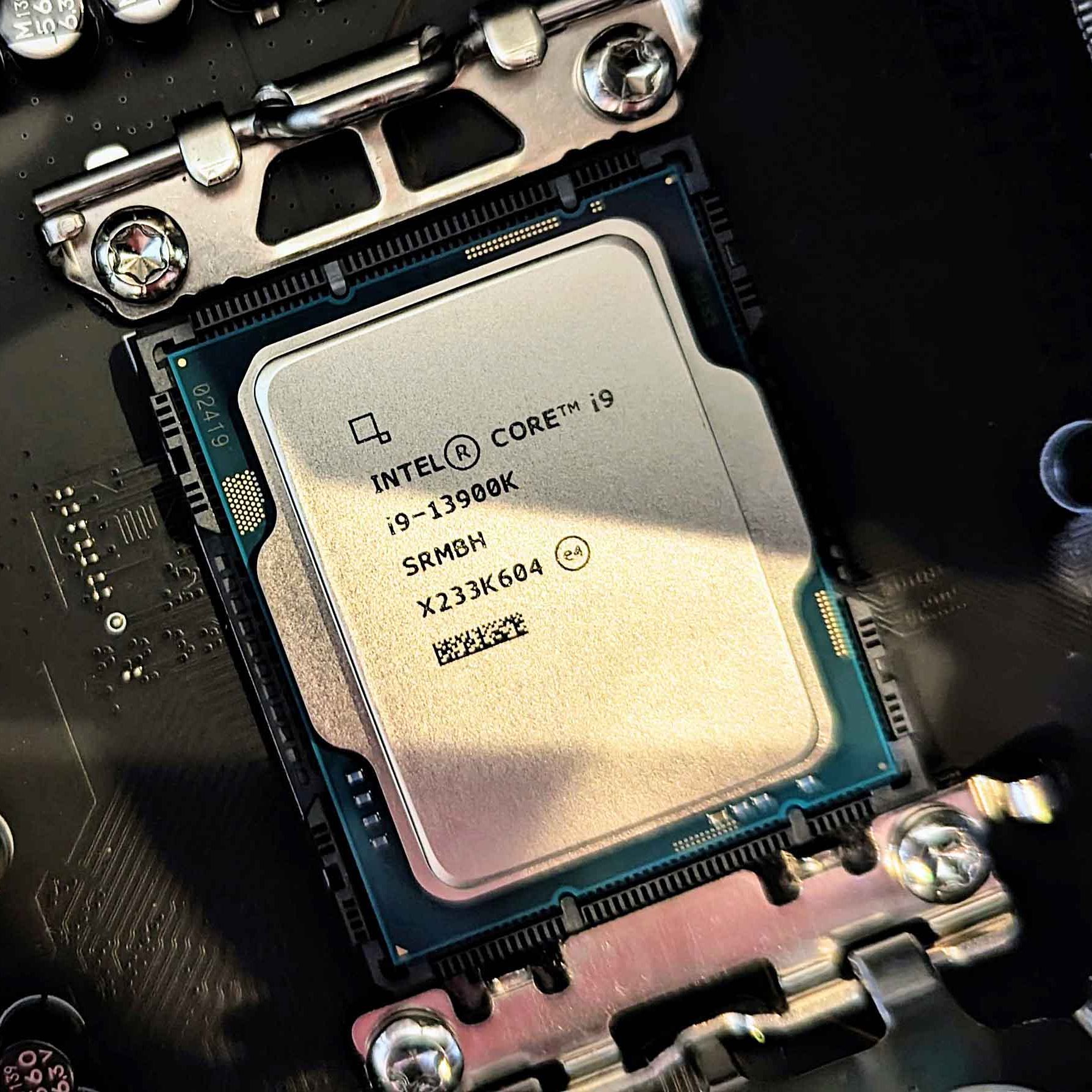 CPU Intel i9-13900KF CORSAIR DDR4 3600M VENGEANCE_i8100_01.webp