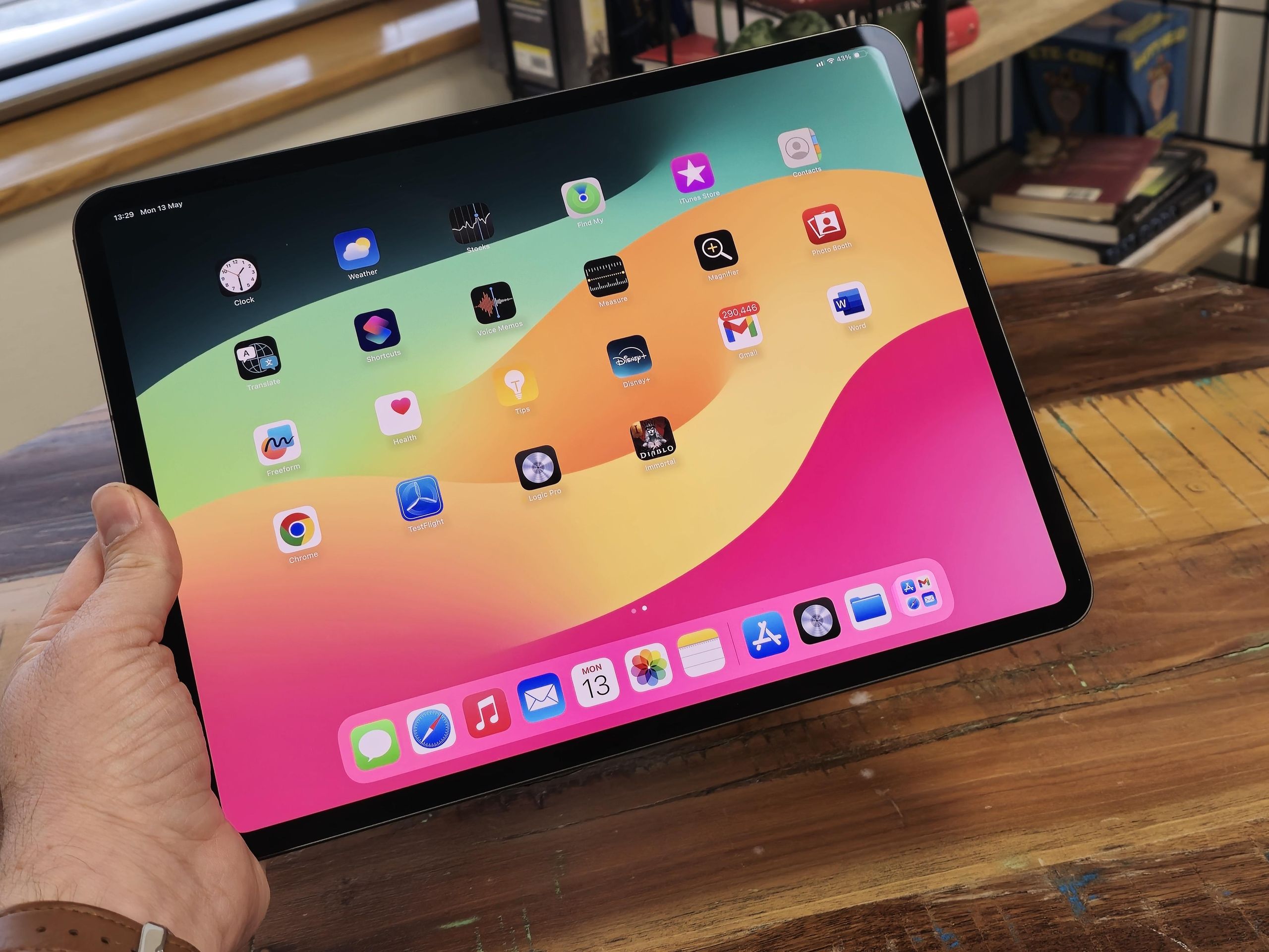 iPad本体 meme onthisday the first generation ipad was released. There hasn't