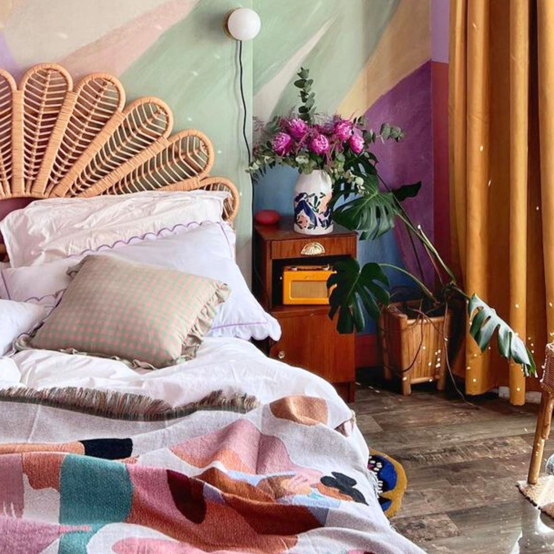 The Tumblr Girl Is Back—Remember Her Bedroom? | Architectural Digest, image size:1800x1800