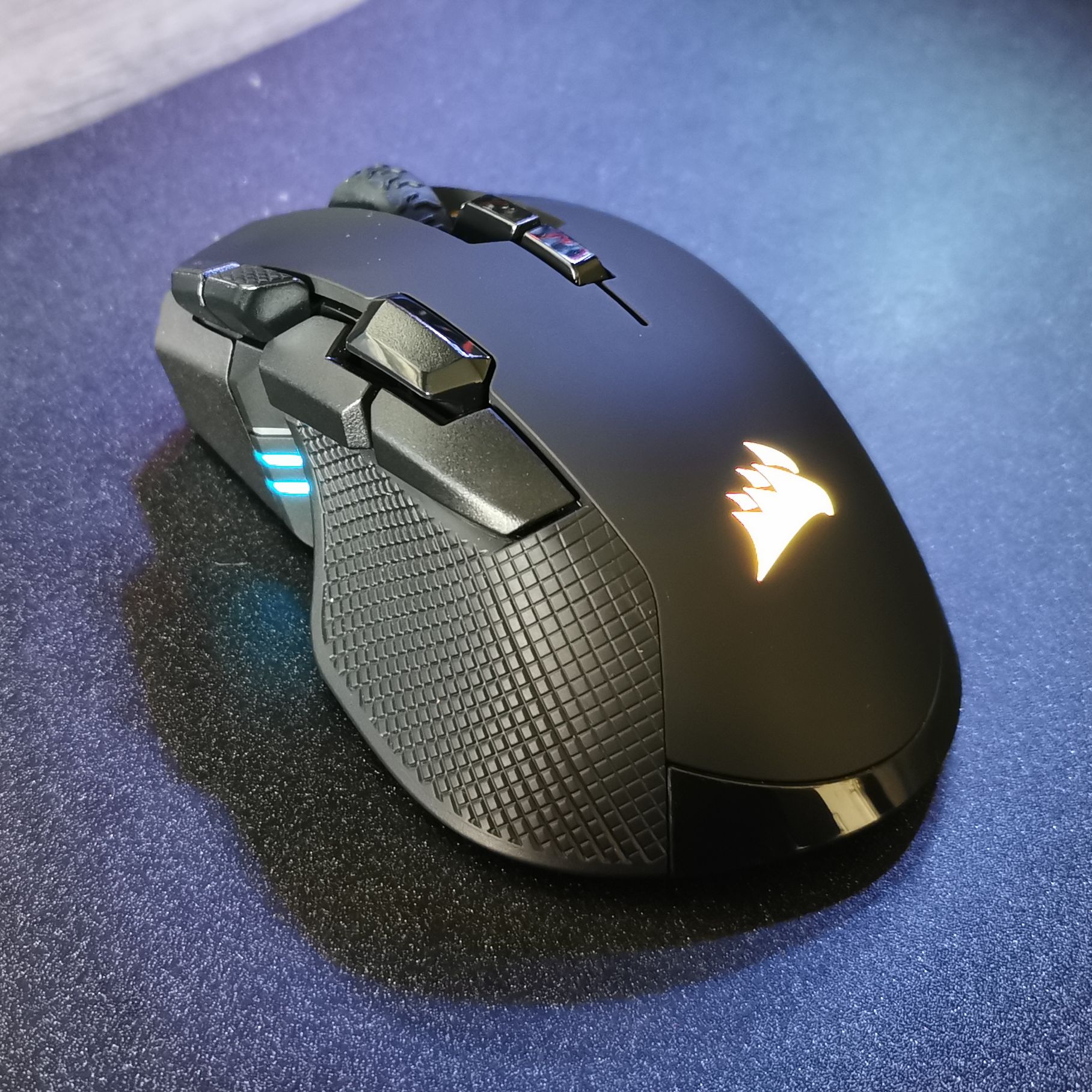 Corsair Ironclaw RGB Wireless Gaming Mouse Review: Maximum Comfort