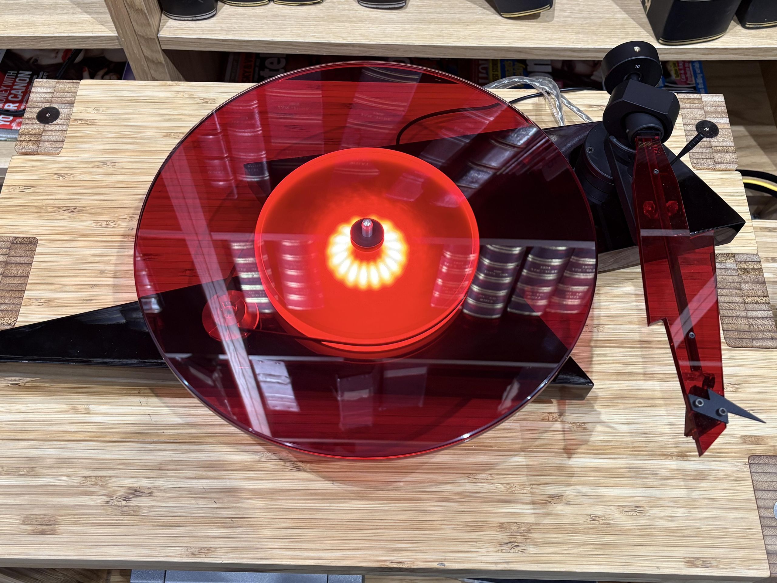 Pro-Ject Essential III DC ターンテーブル Pro-ject Essential III ターンテーブル買ったばっかりなんだ。 : r