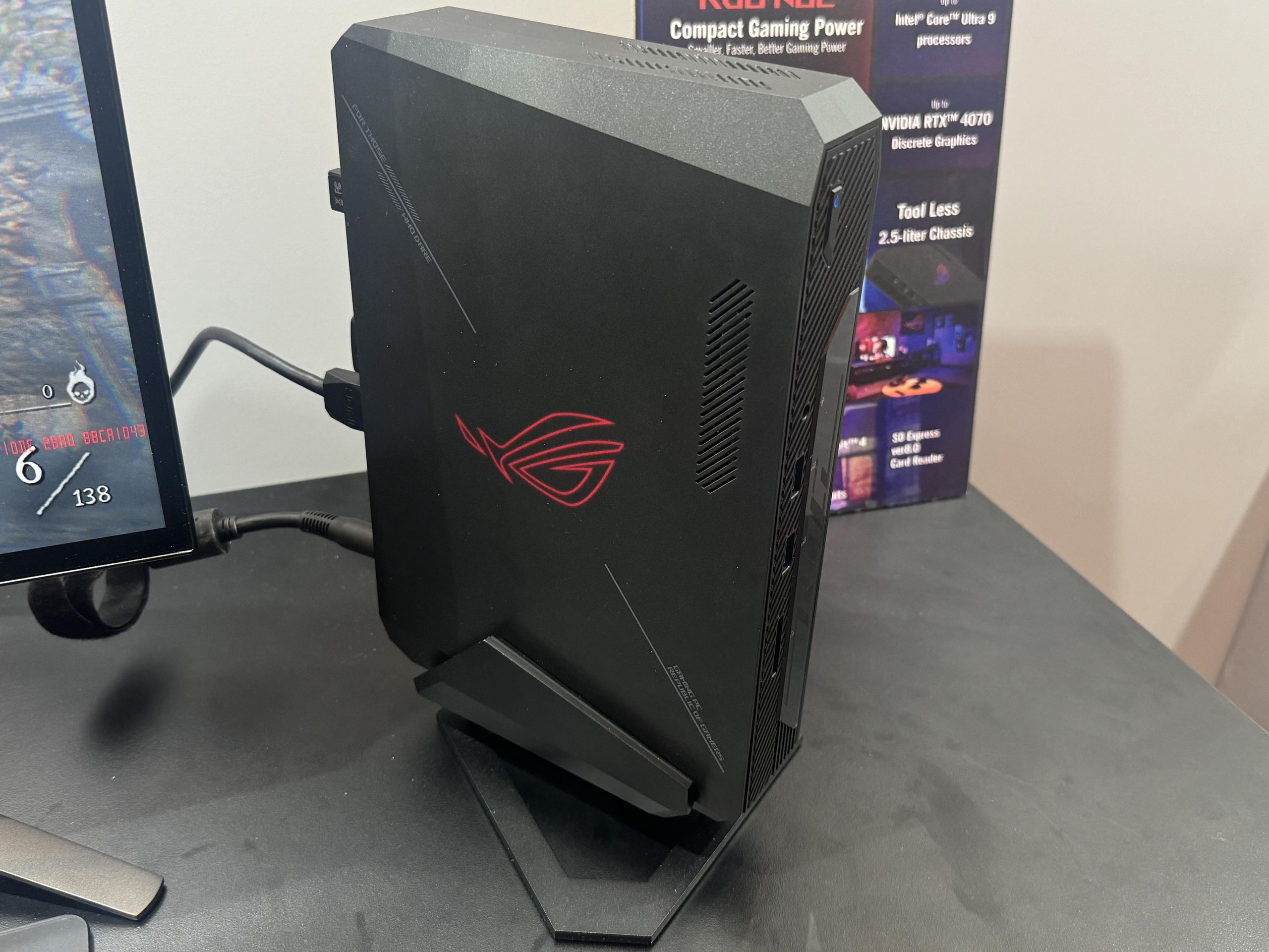 ASUS ブラック PC ryU4NZsajtzDswGS43Xm9N.jpg
