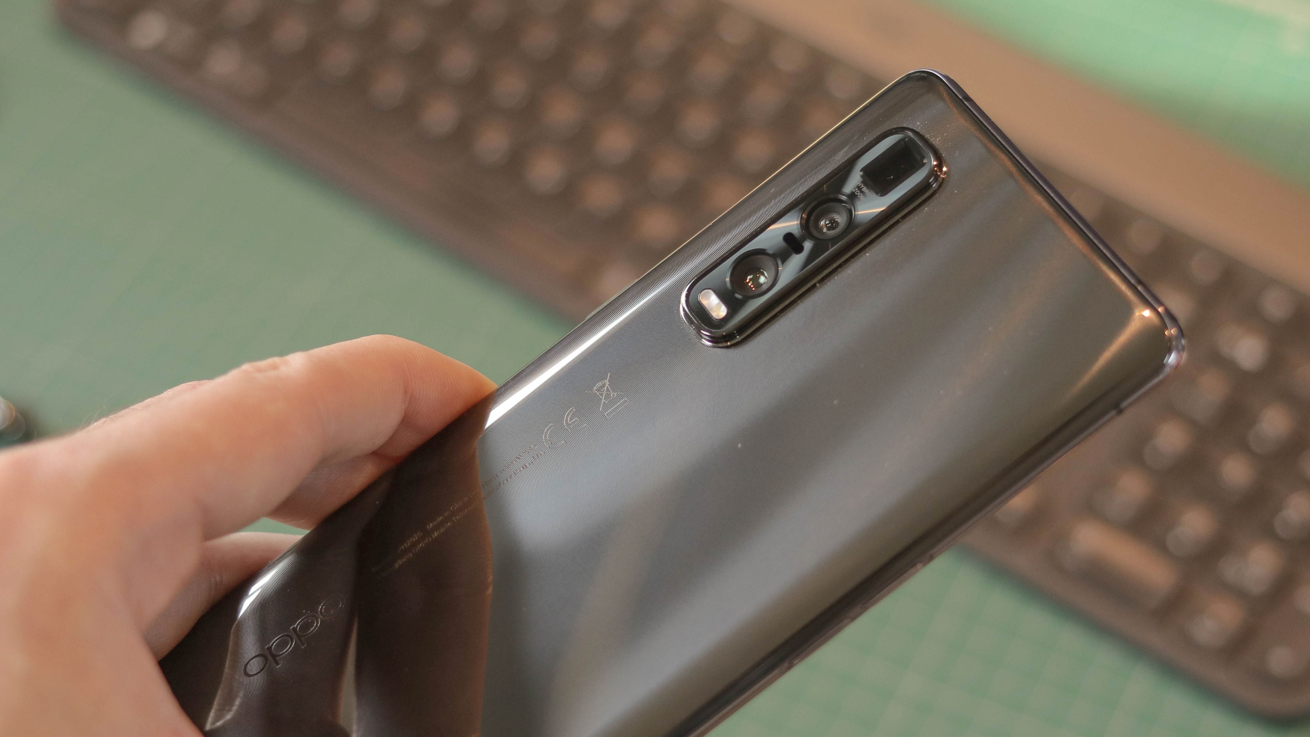 Mike Hiro　　Oppo Find X2 Pro OPG01 Oppo announces Find X2 Pro: 120Hz display, 10x hybrid zoom