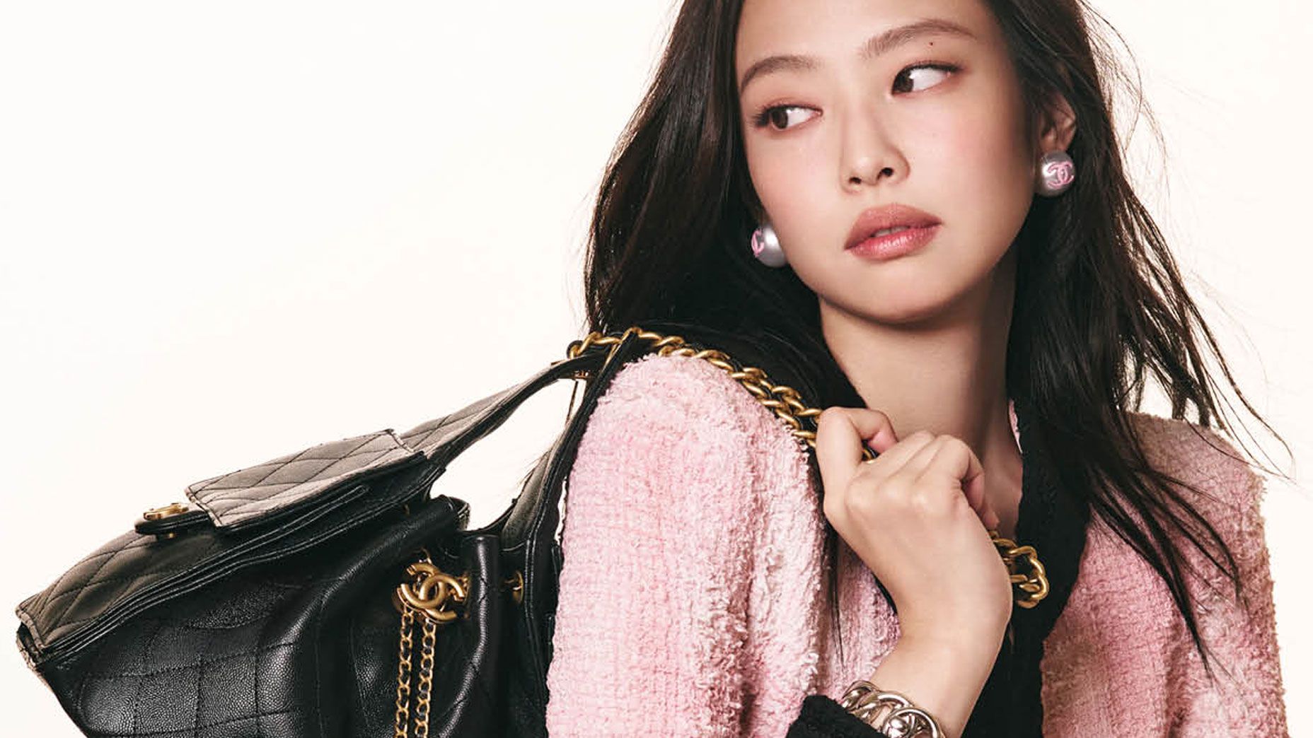 Jennie Stars in the New Chanel 25 Handbag Campaign | Who What Wear