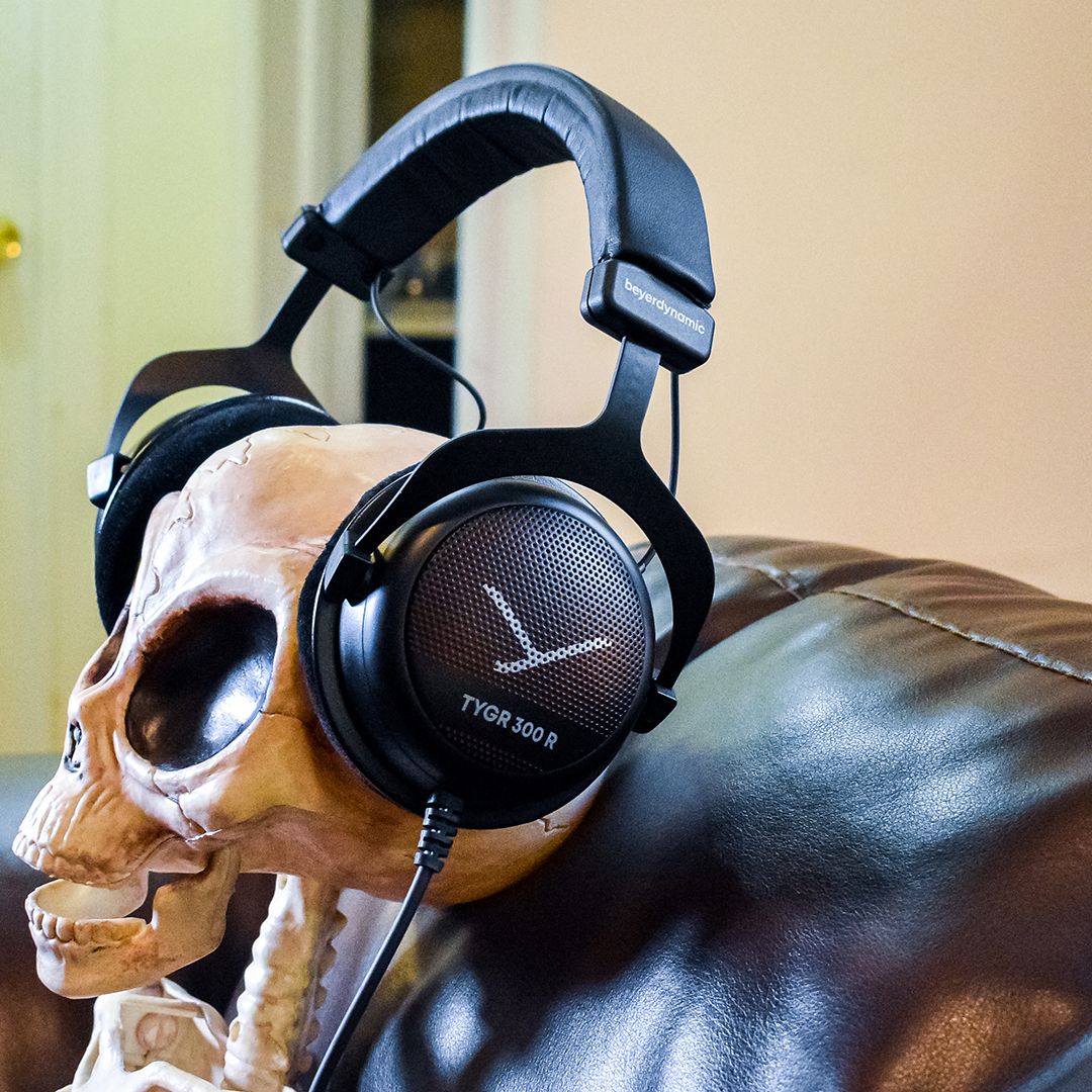 【極美品】beyerdynamic TYGR300R Amazon.com: beyerdynamic TYGR 300 R Open Gaming Headset with