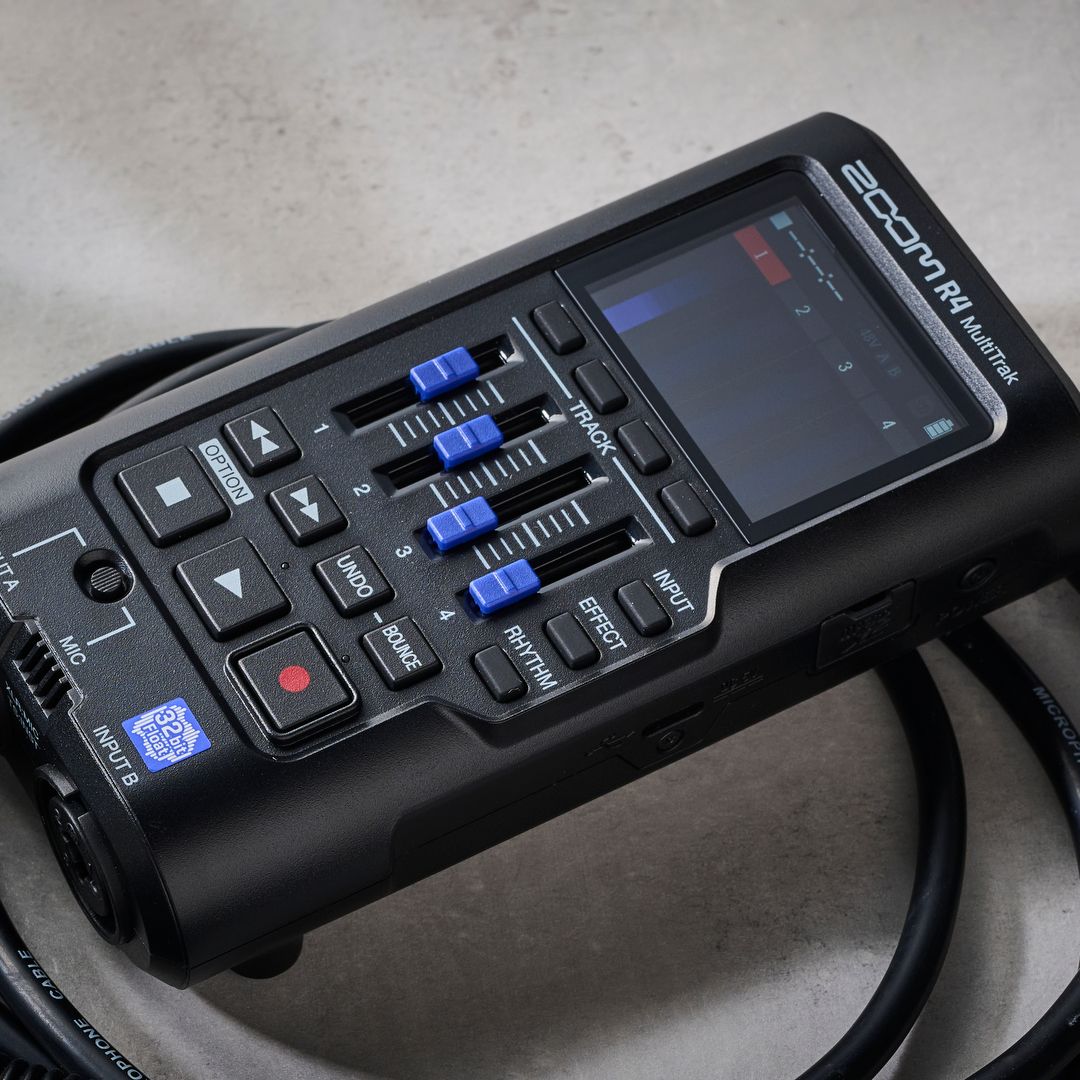 【美品】ZOOM R4 MultiTrak MTR Amazon.com: Zoom R4 MultiTrak SD Recorder and USB Audio Interface