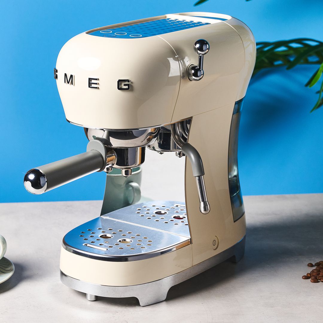 Machine à café SMEG ECF02BLEU + Moulin à café SMEG CGF11BLEU