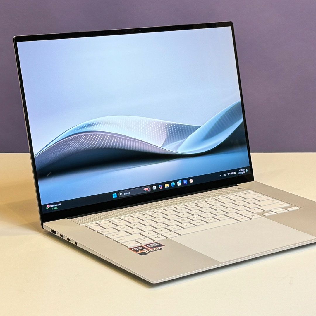 Windowsノート本体 ASUS Zenbook S16 Ryzen AI9 HX370 ASUS、「Ryzen AI 9 HX 370」を搭載した「Zenbook S 16 UM5606