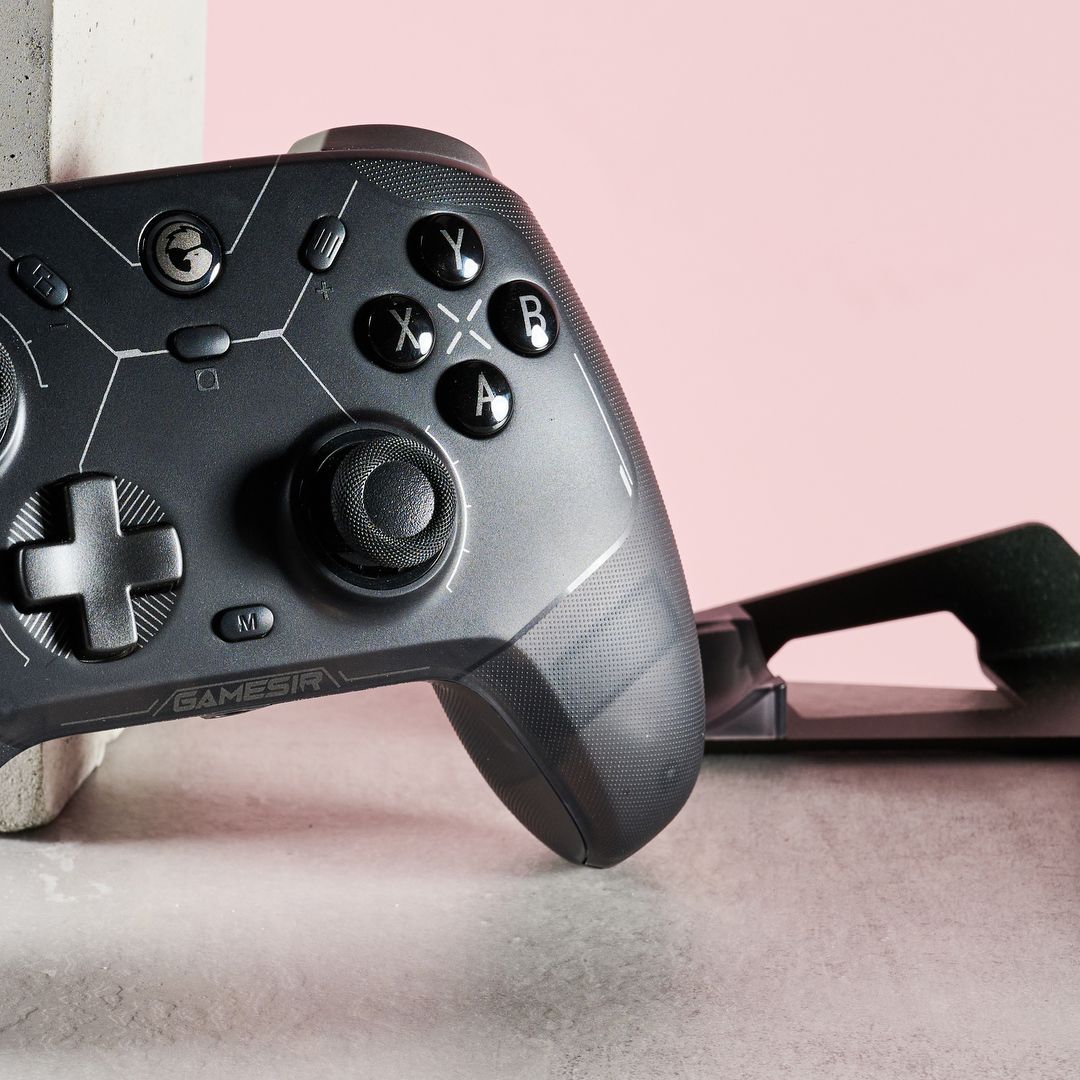 GameSir Cyclone 2 PC Controller Mag-Res TMR Sticks 1000Hz Report Rate Hall En Micro 2 In 1 Triggers Rgb Verlichting Met Oplaadstation Voor Pc Switch Ios Android Zwart