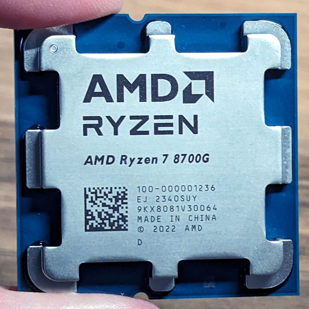 【新品未使用】AMD RYZEN 7 8700G BOX AMD Ryzen 7 8700G 8 core 16 thread 4.2 GHz (5.1 GHz Max