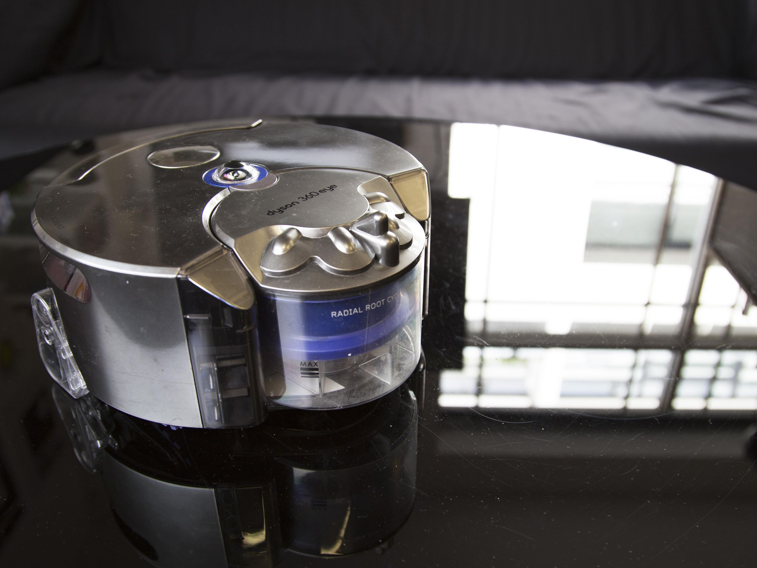 ダイソン360eye UPDATED: Dyson 360 Eye Robotic Vacuum Review: Set It Up and Watch