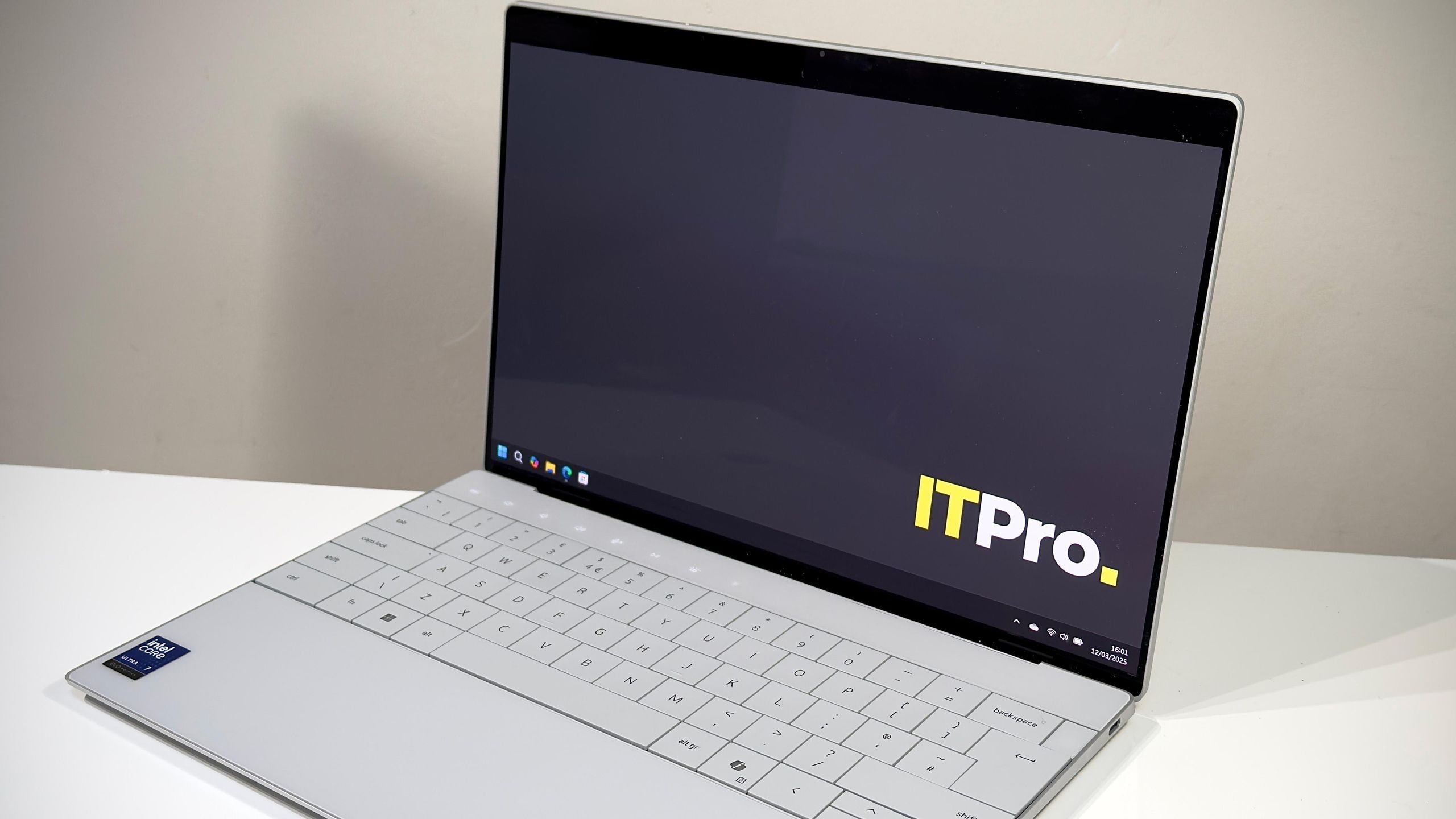 【Dell】XPS 13 (9350) sxn9350130001monojp Amazon.com: Dell XPS 13-9350 13.3-Inch High Performance Laptop