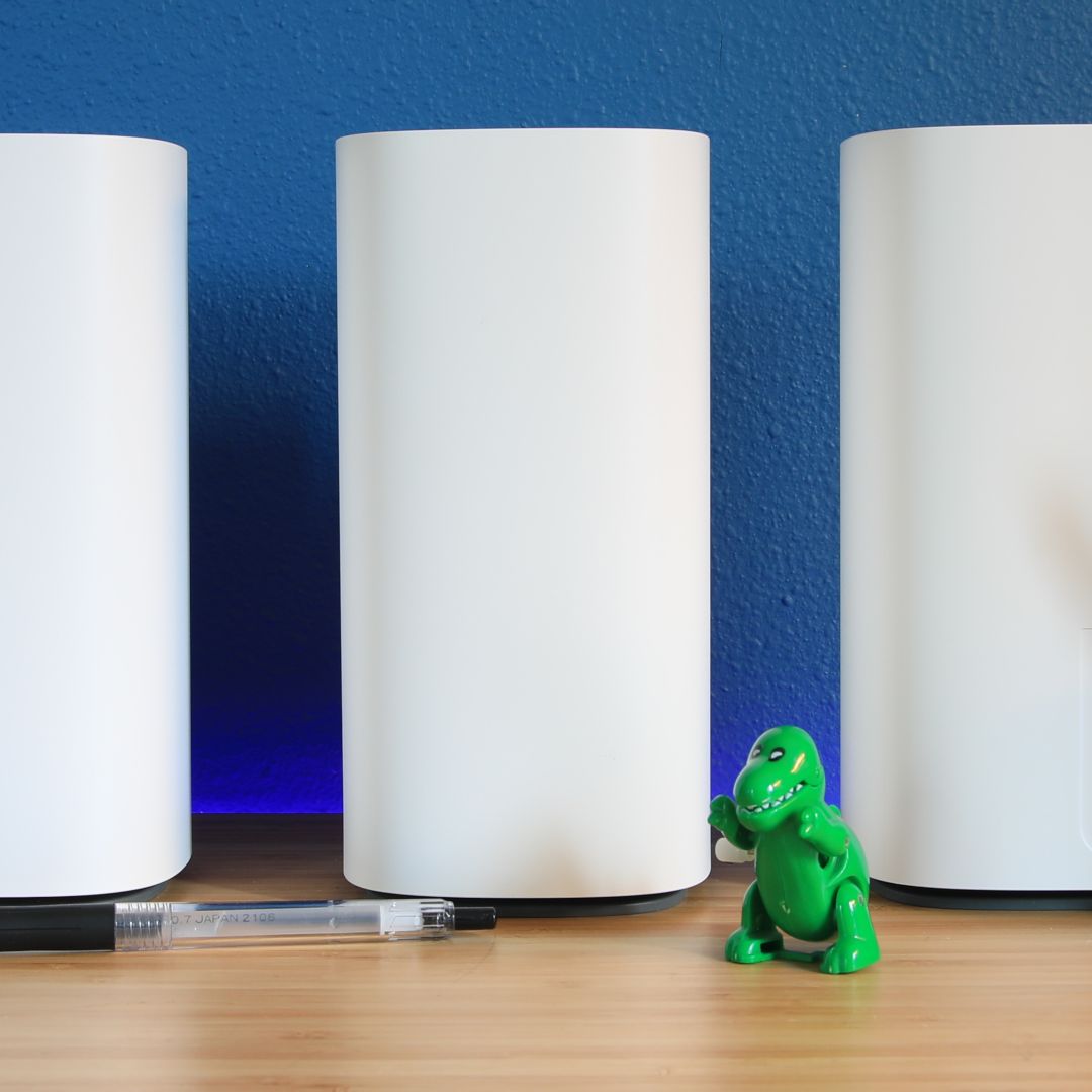 Linksys Velop Pro 7 WiFi Mesh System | One Cognitive Mesh Tri-Band Router With Over 10 Gbps Speeds | Whole Home Coverage Up To 3,000 Sq. Ft. | Connect 200+ Devices | 1 Pack MBE7001 | 2023 Release