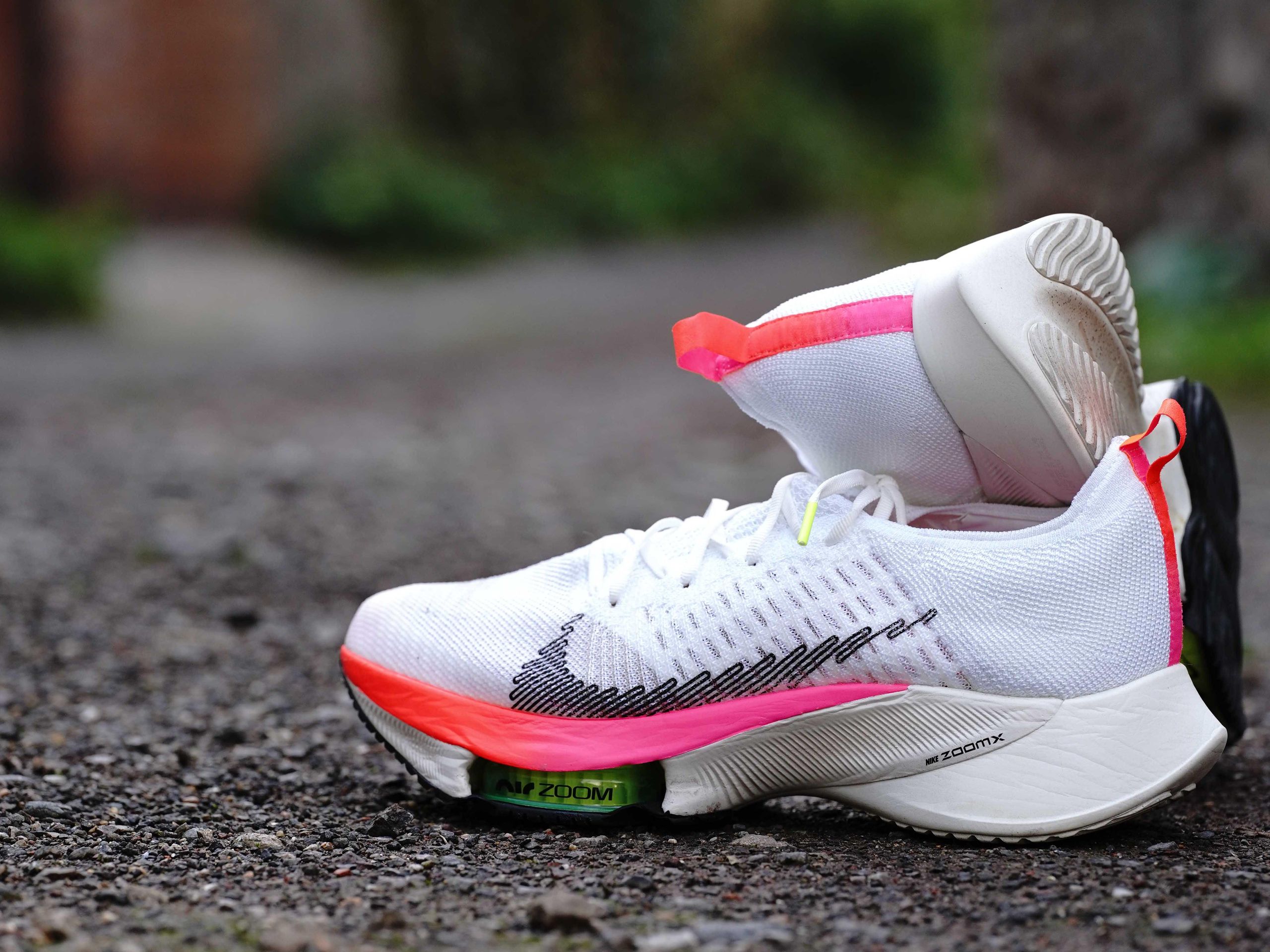 シューズ NIKE - NIKE AIR ZOOM TEMPO NEXT%FK s-l400.jpg