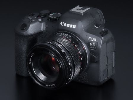 Canon gets new fast 40mm f/1.2 lens with Voigtländer's second RF