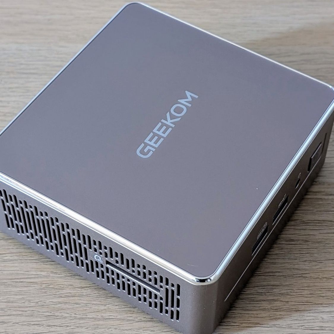 【banapple】GEEKOM A5 2025 ミニPC GEEKOM A5 2025 Edition Mini PC(3-Year Quality Support) with