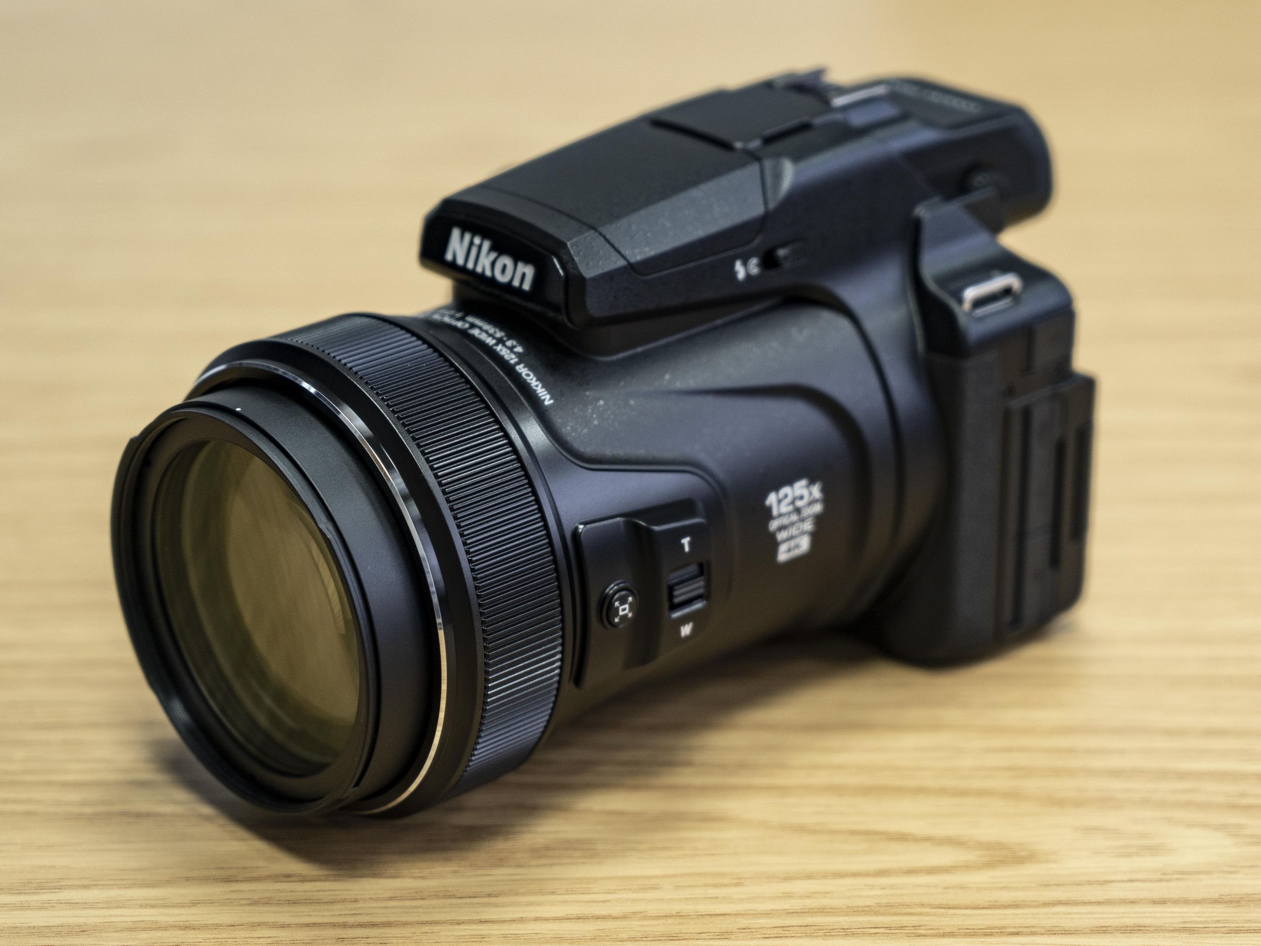 美品 Nikon COOLPIX P1000 COOLPIX P1000 | 125x optical zoom, 24–3000mm | Nikon