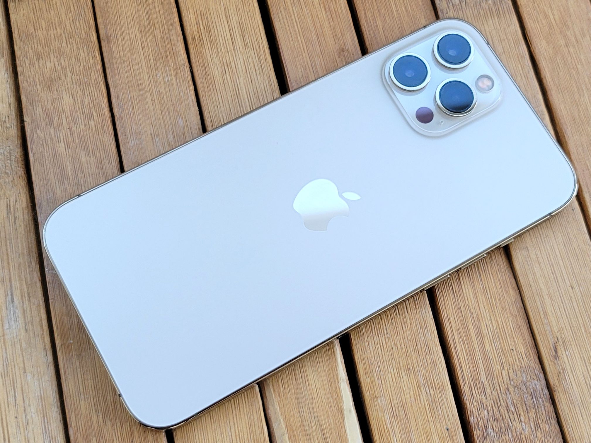 iPhone 12 Pro maxシルバー Amazon.com: Apple iPhone 12 Pro Max 5G, US Version, 128GB, Silver