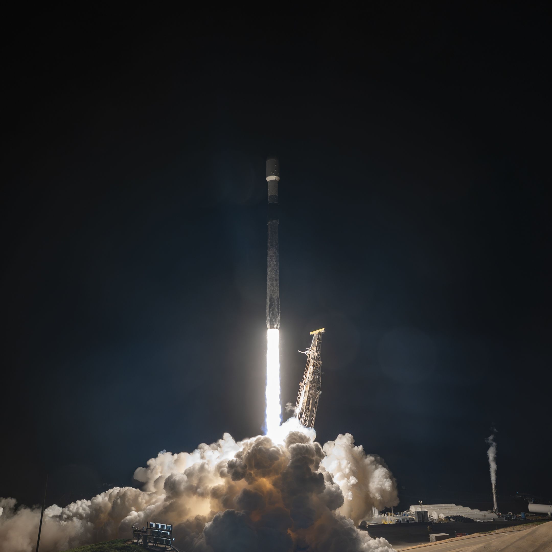 SpaceX launches NASA's Pandora exoplanet mission, 3 dozen other