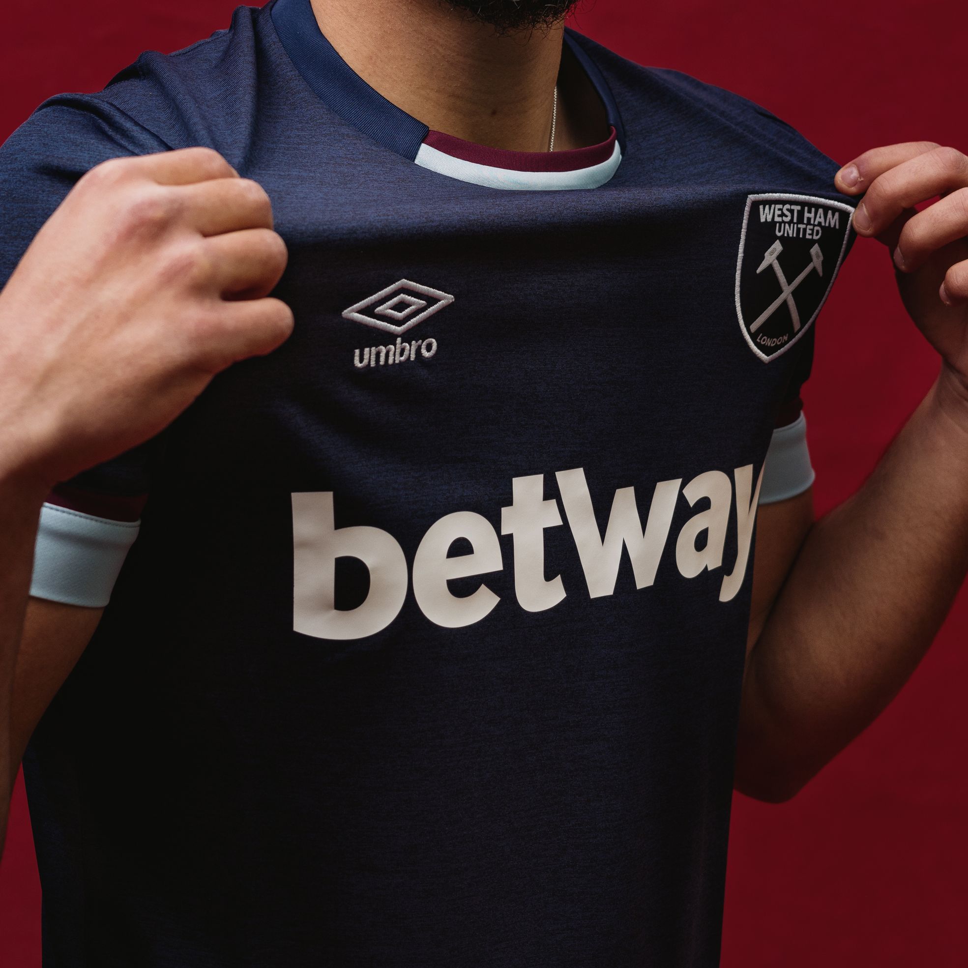 WestHam United UMBRO プラクティスシャツ 140 WestHam United 140cm UMBRO プラシャツ WEST HAM UNITED