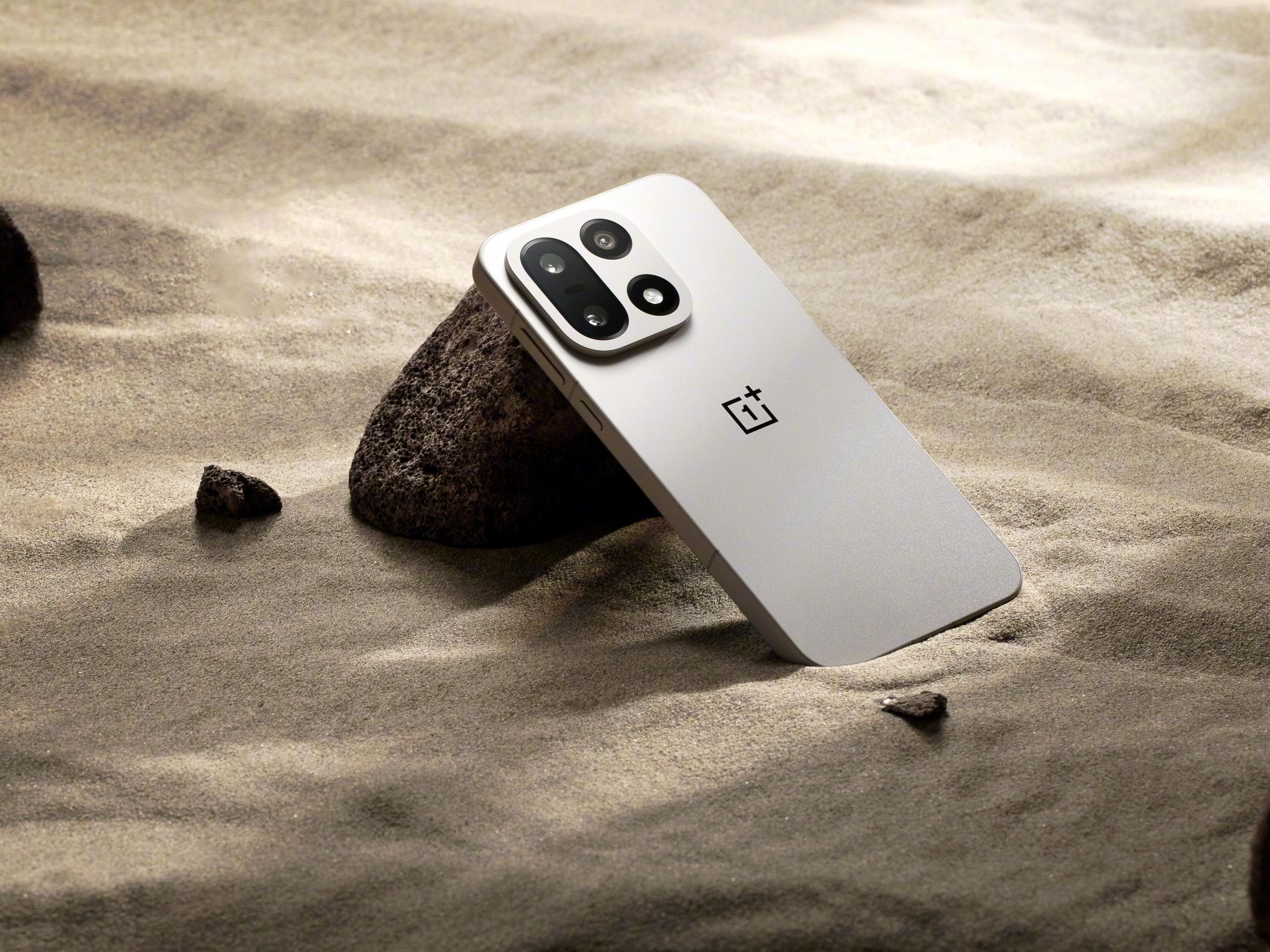 OnePlus 15 tipped to launch in China on October 27, and it steals