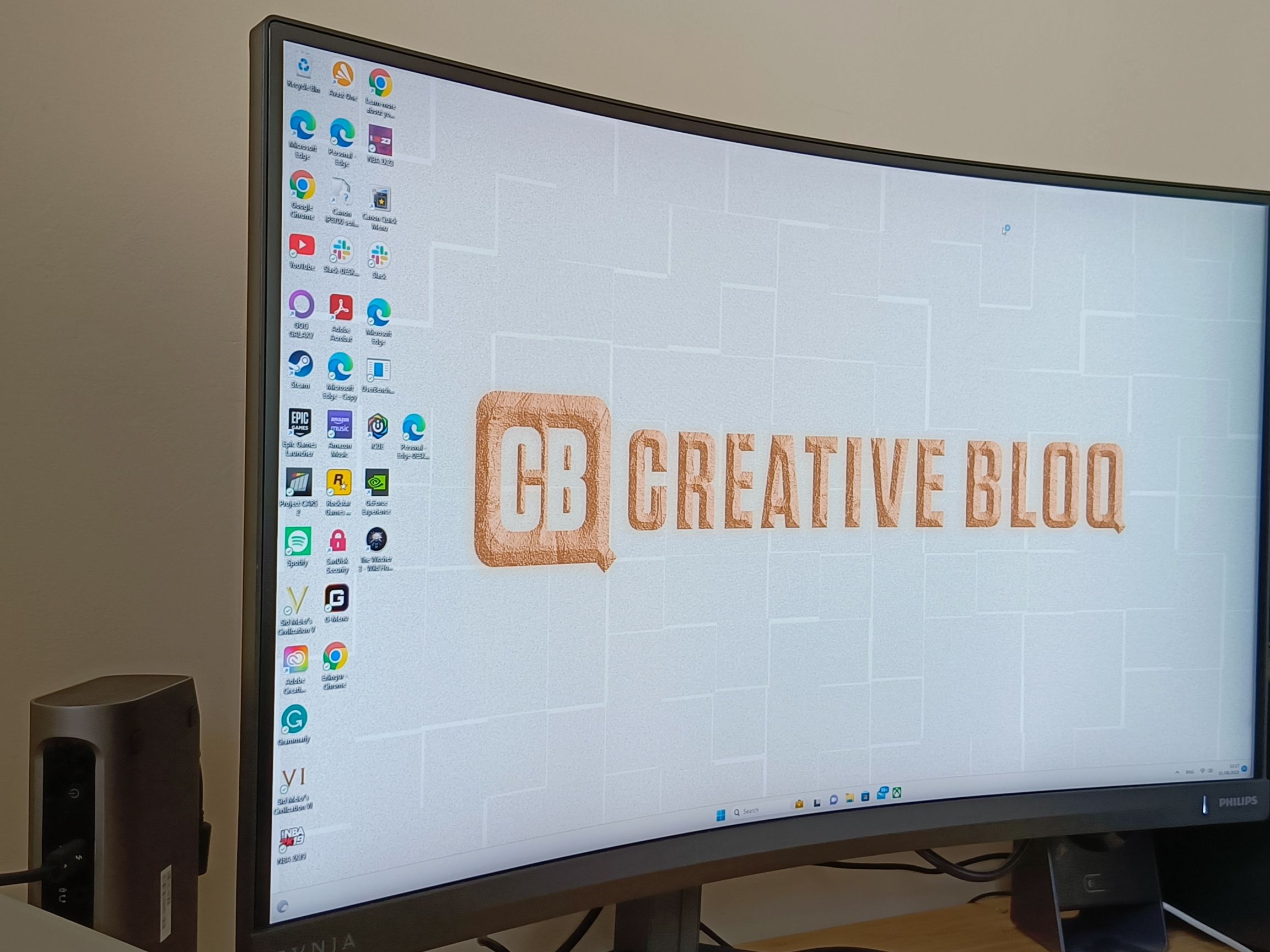 Philips Evnia 27M2C5500W review: curved gaming monitor enters the