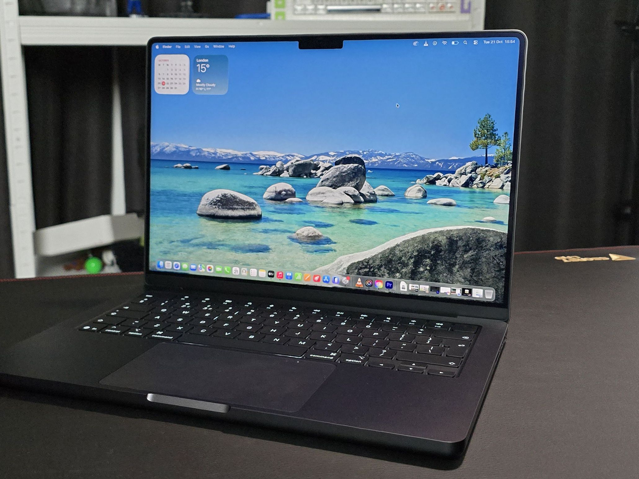 MacBook Pro i7 (MacOS 2025年/Office2024付き MacBook Pro i7 (MacOS 2025年/Office2024付き MacBook Pro i7 (MacOS