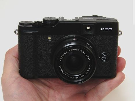 富士フイルム X20 Fujifilm X20 (Silver) 12-megapixel digital camera with 4X optical