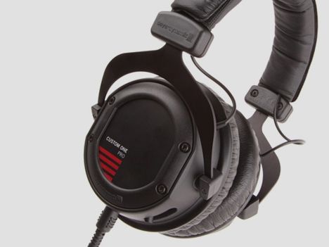 ヘッドホン Beyerdynamic custom one pro / Oyaide Beyerdynamic Custom One Pro review | What Hi-Fi?