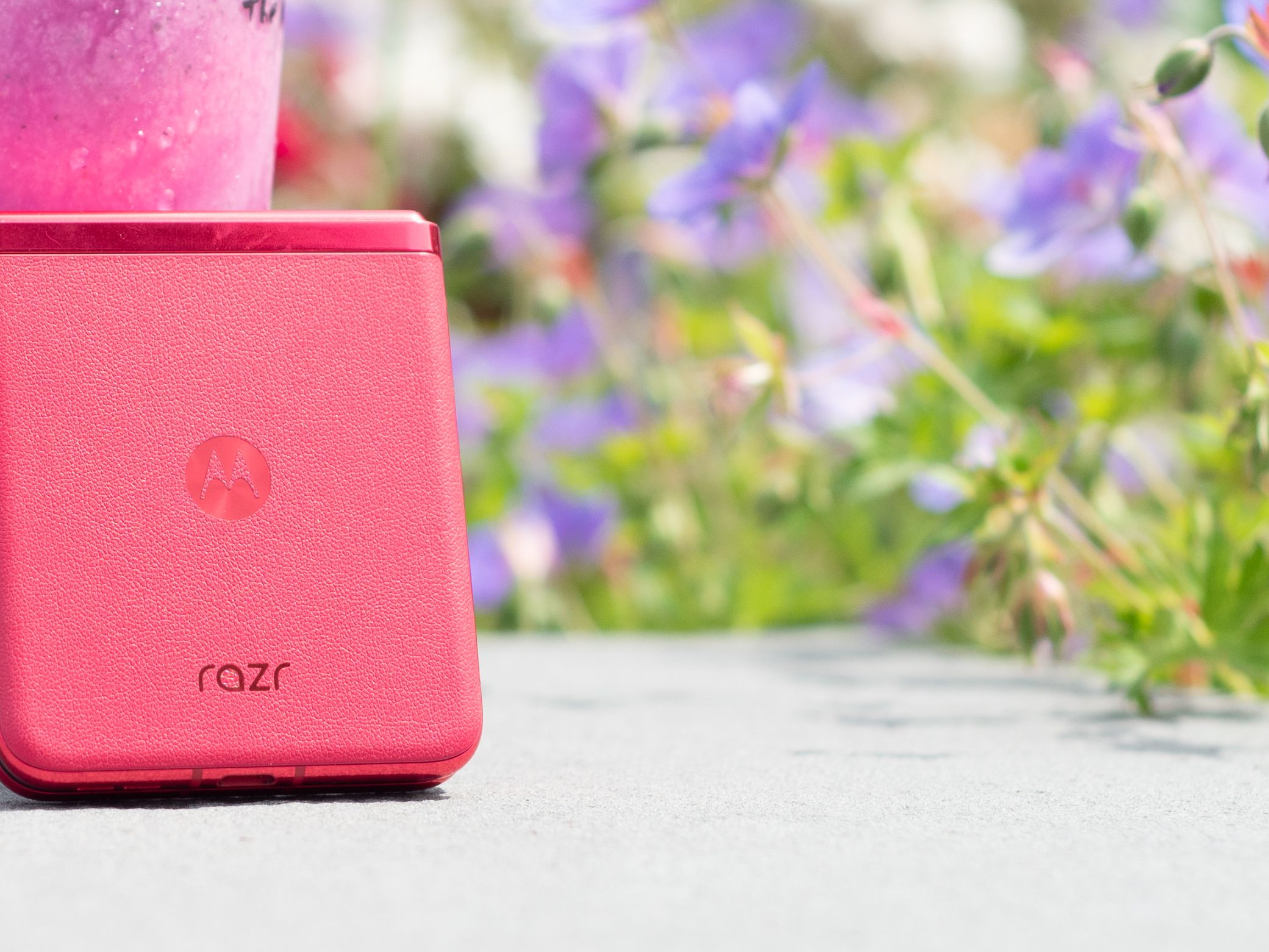 Motorola Razr 60 The Motorola Razr+ Drops Exclusively In Viva Magenta ...
