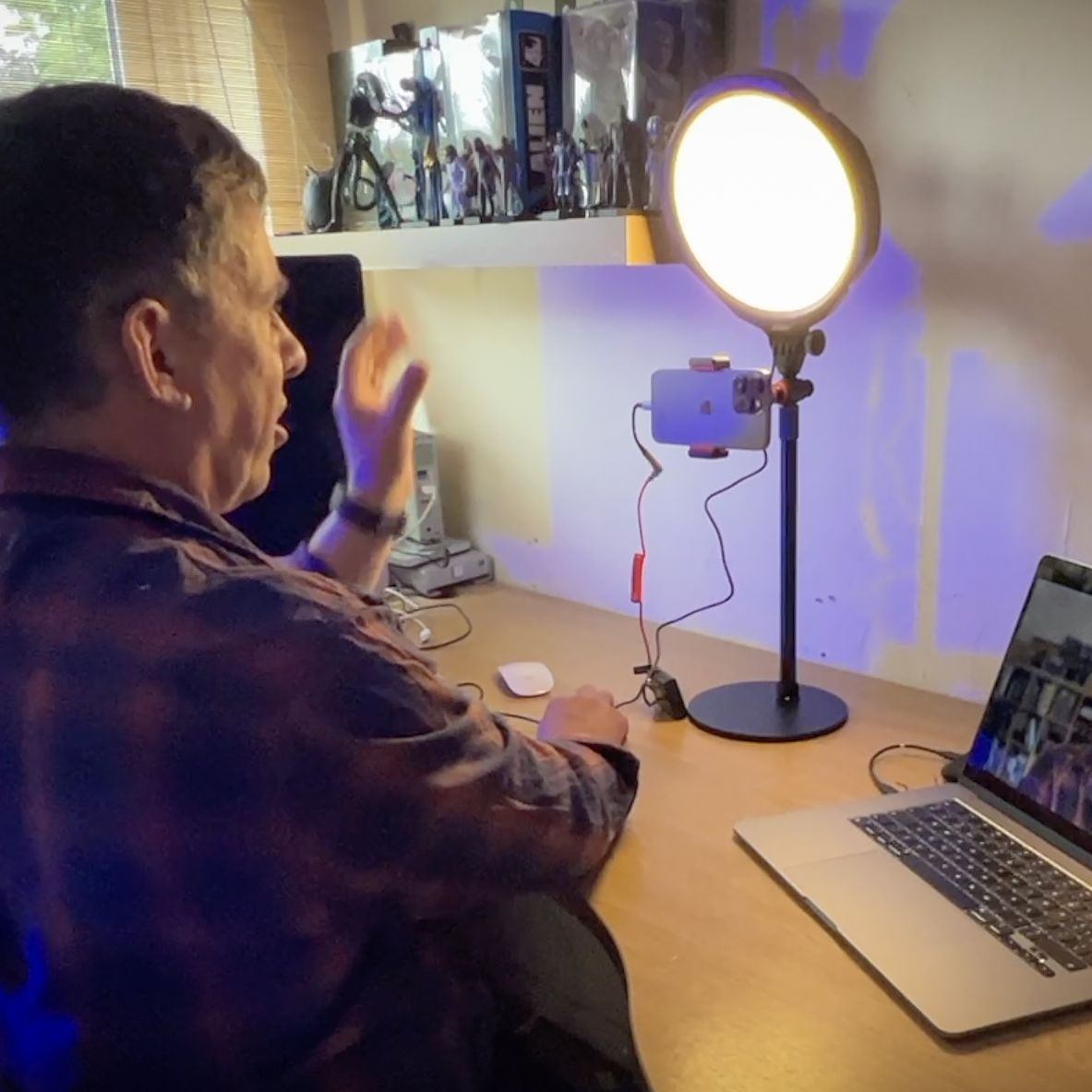 JOBY Beamo Studio Light - Mini Luce Di Sfondo Per Video, 12 Colori, USB