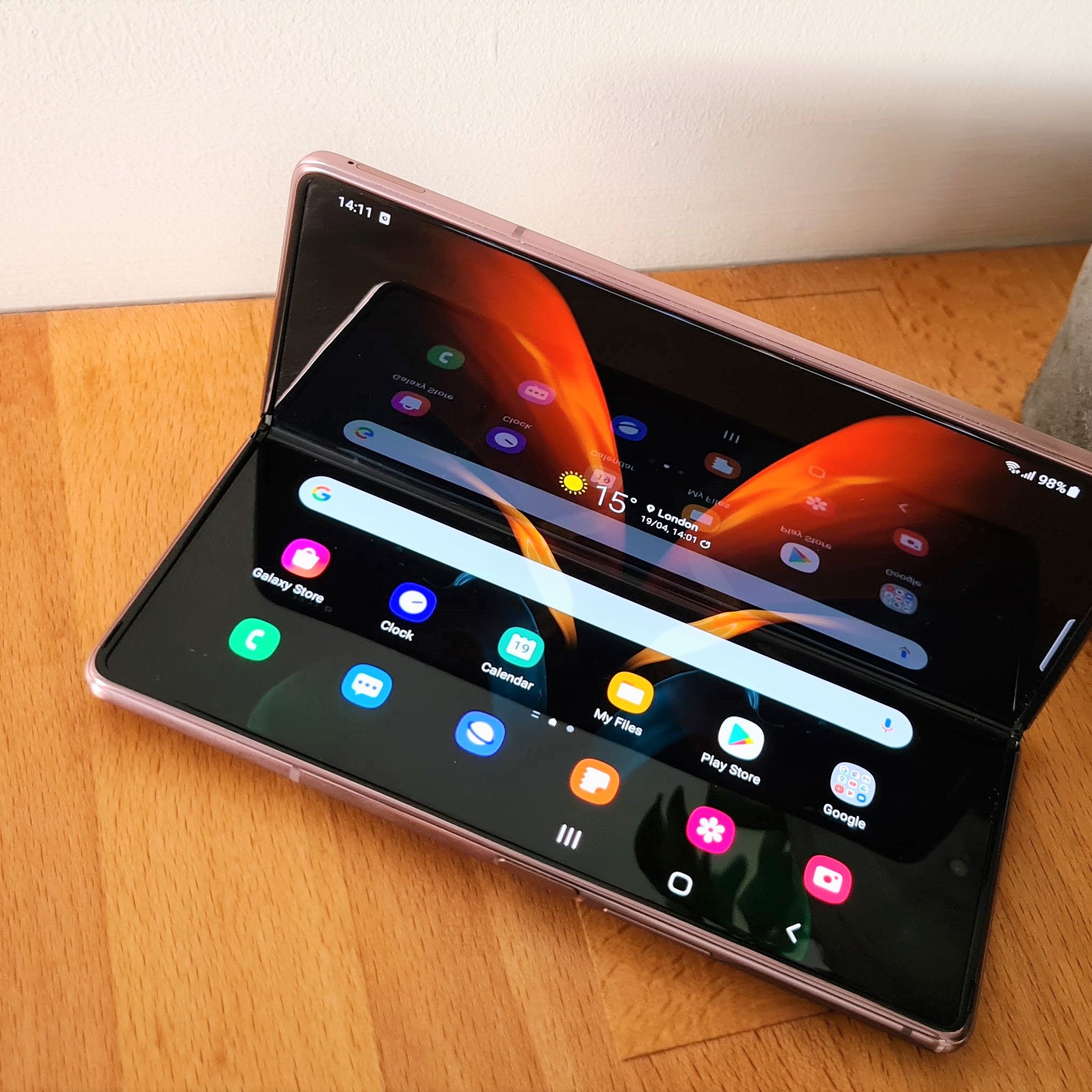 Samsung　z fold2 Amazon.com: Samsung Electronics Galaxy Z Fold 2 5G | Factory