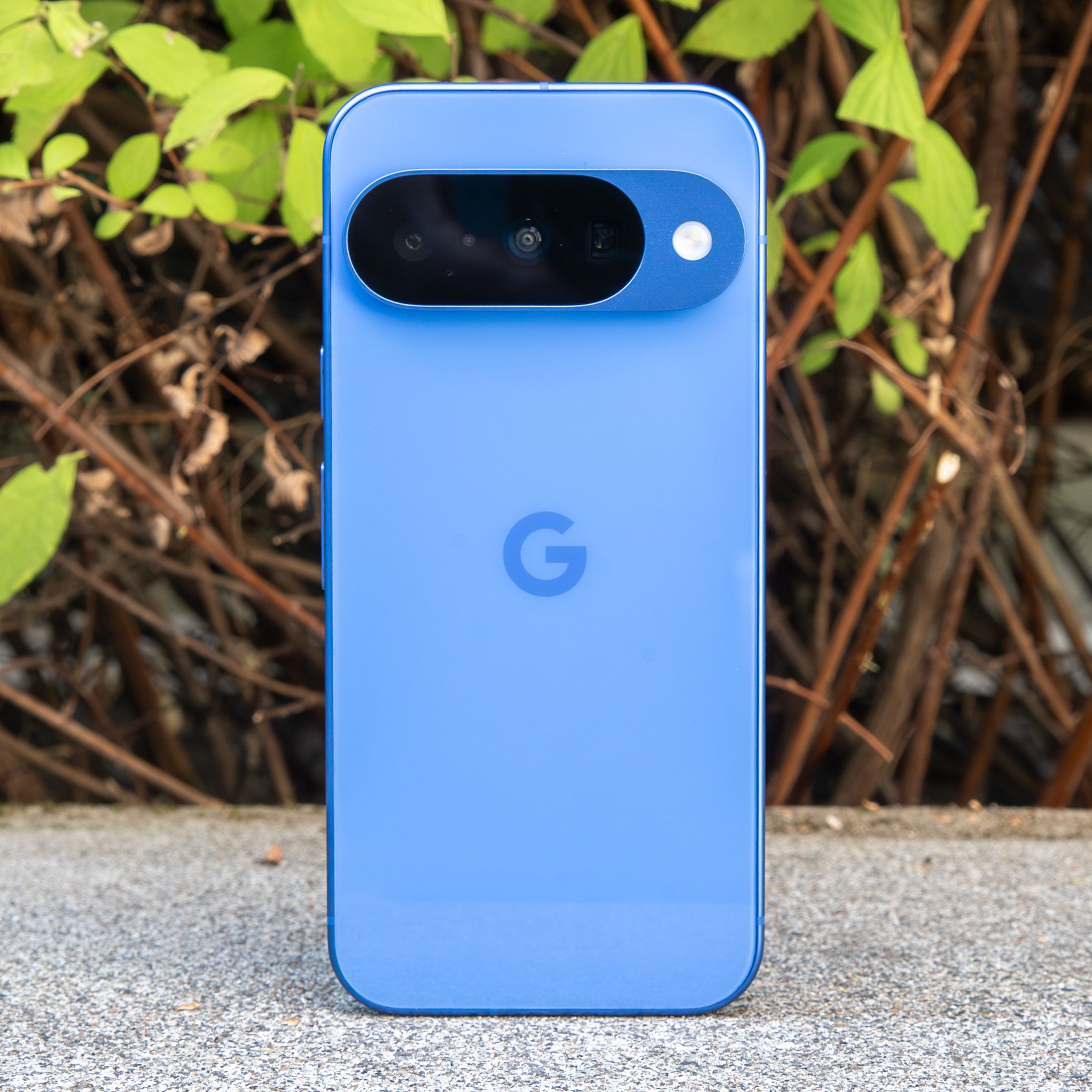 Google pixel hold 初代 First Gen Pixel Fold Might be a STEAL Right Now.. 2025 Mini