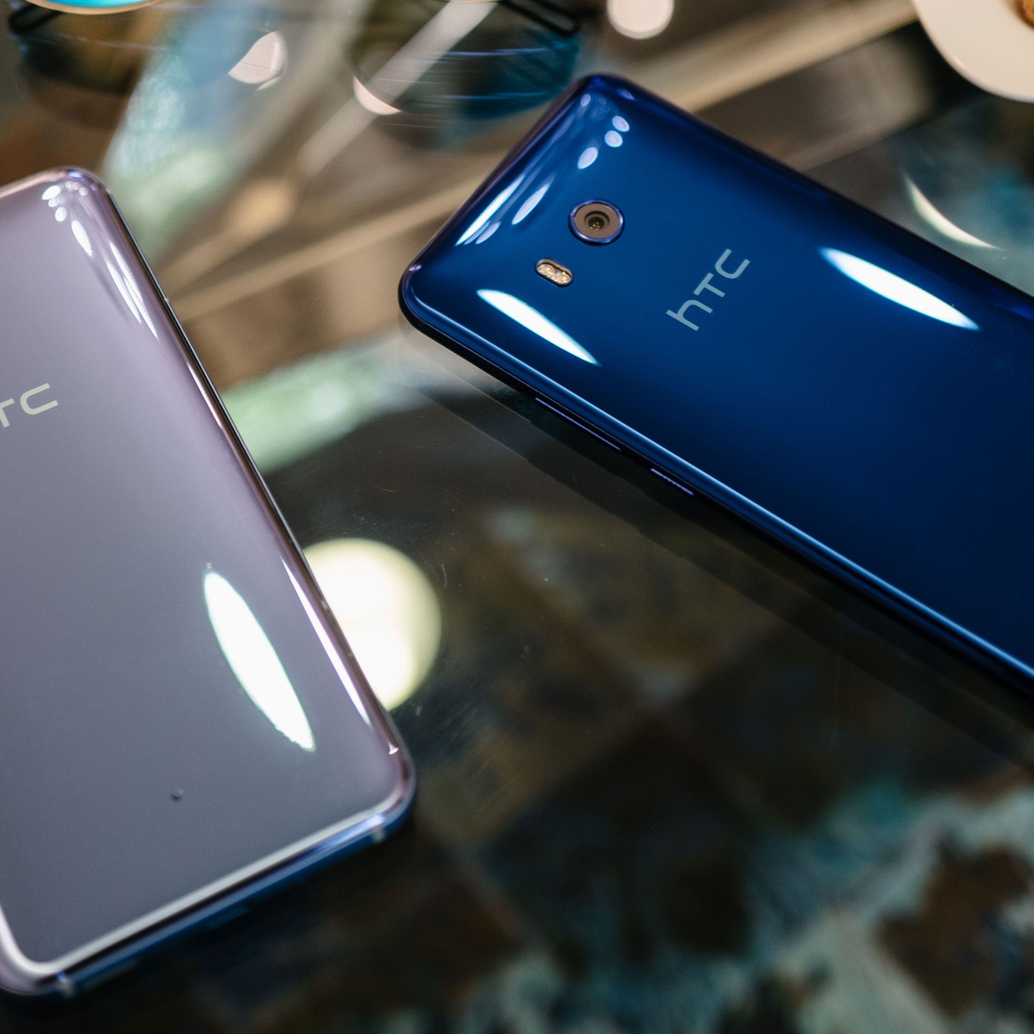 HTC U11 Amazing Silver 128GB 香港版デュアルSIM HTC U11 Amazing