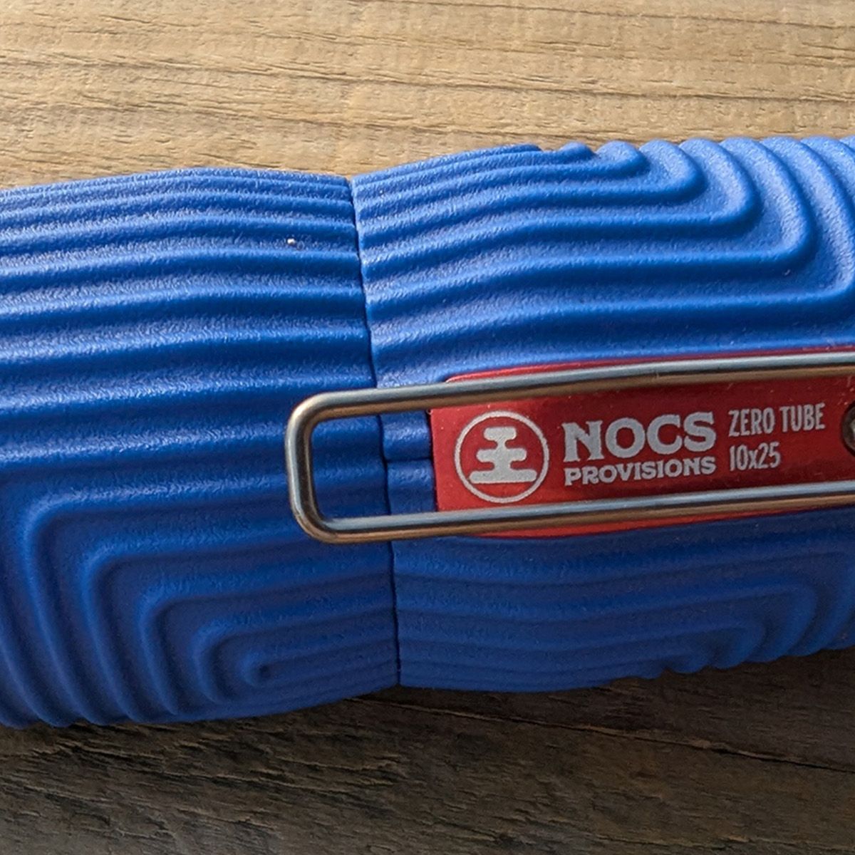Nocs Provisions Zero Tube 10x25 waterproof monocular review | Space