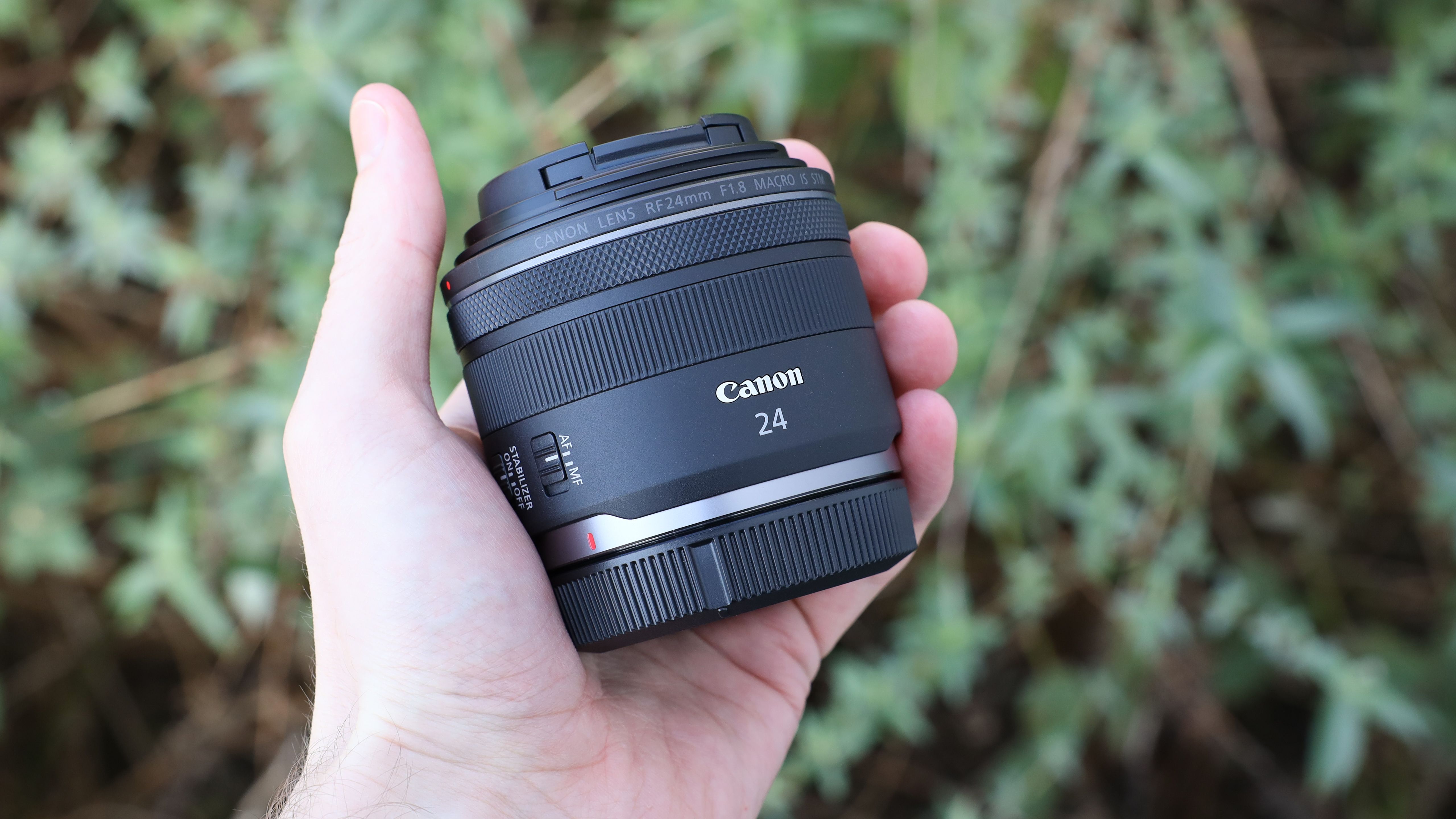 テ*)様 Canon RF 24mm F1.8 MACRO IS STM Canon RF24mm F1.8 MACRO IS STM Zoom Lens 5668C002 - Filmtools
